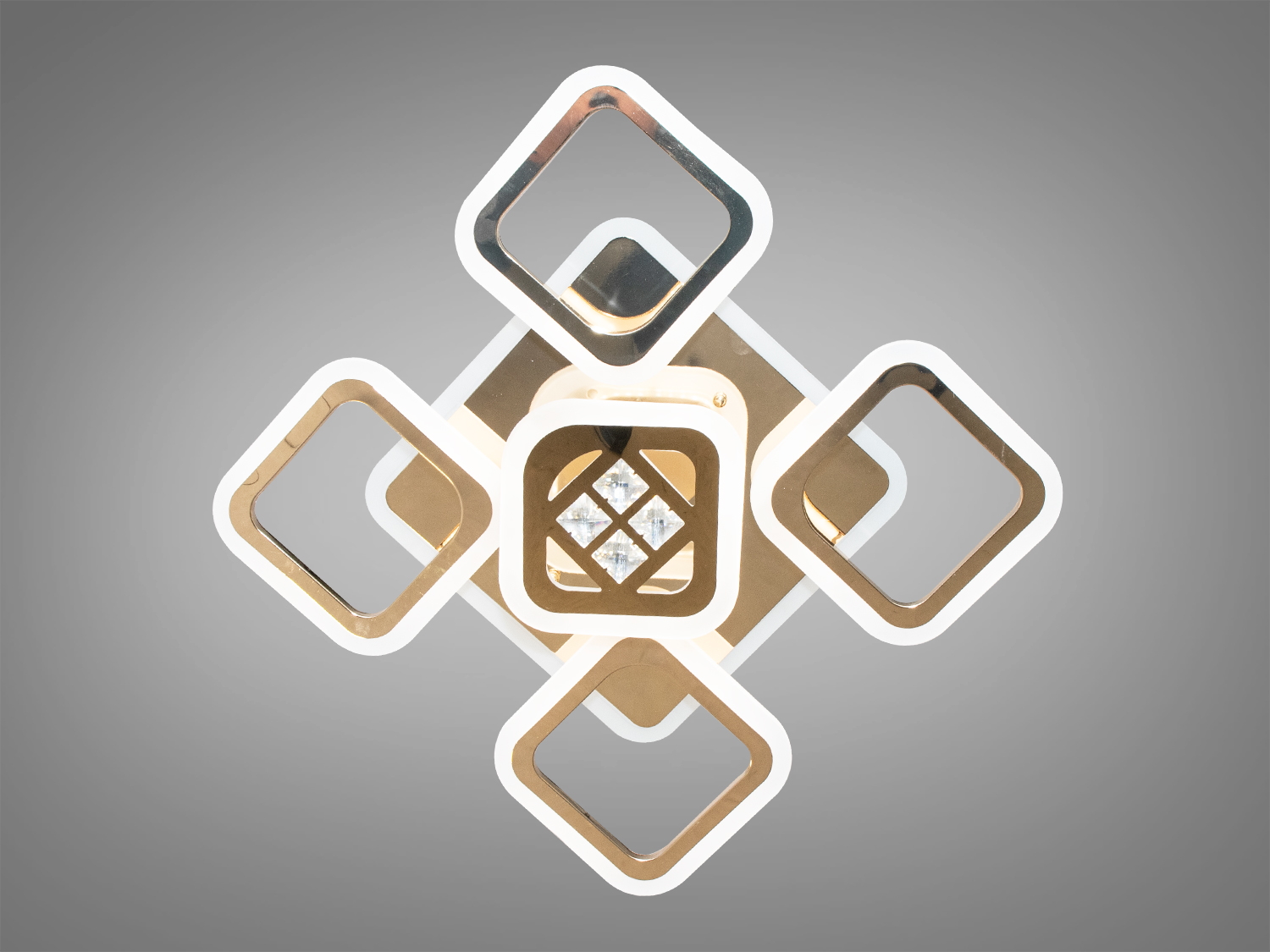 Стельова світлодіодна люстра на кухню з диммером, з пультом, з LED підсвічуванням, підходить на площу приміщення приблизно 15 кв.м.
Світлодіодна люстра має кілька режимів: холодний 6400К, нейтральний 4500К, теплий 2700К, кольорове підсвічування, суміщений режим &ndash; будь-яке основне світло плюс будь-який колір світлодіодного підсвічування. Регулювання яскравості люстри від 5 до 100% відбувається за допомогою пульта дистанційного керування, що входить до комплекту.
Люстра світить яскраво, але не сліпить за рахунок матеріалу &ndash; акрилу, до того ж цей матеріал дуже міцний &ndash; його важко зашкодити. Застосовується для невеликого залу, вітальні, кухні, спальні, їдальні, дитячої, тому що відсутні елементи, що б'ються. Кріпиться до підвісних, натяжних, звичайних стель.