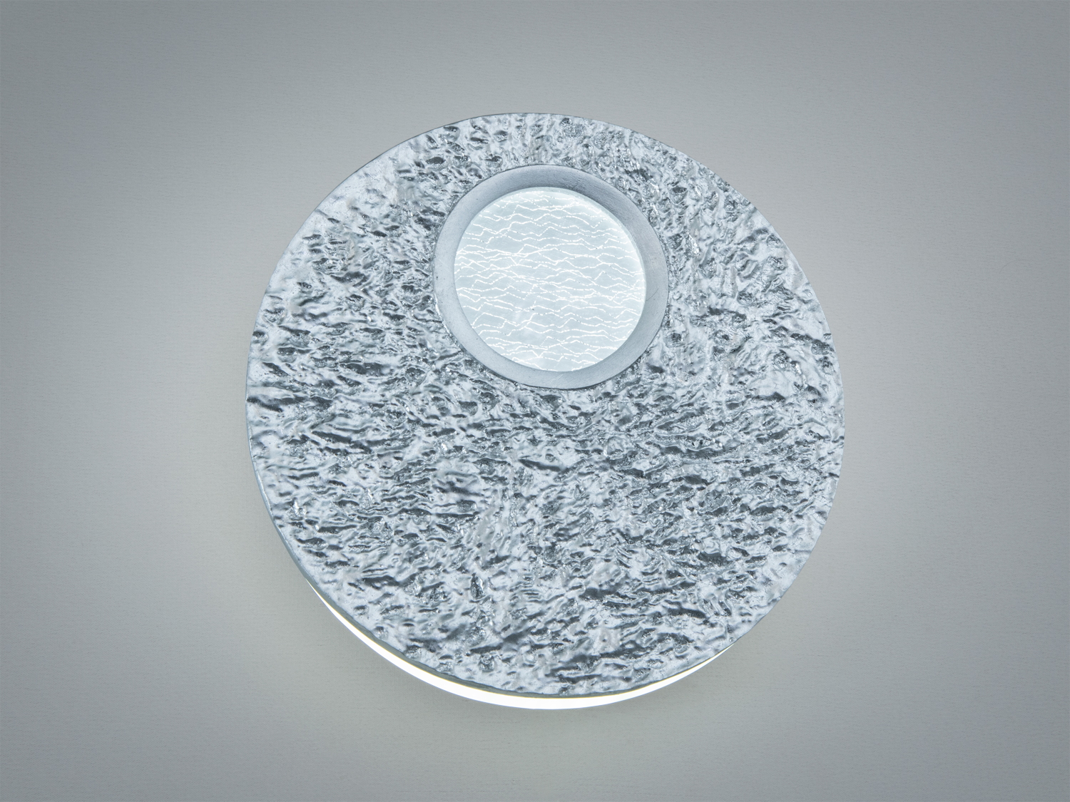 Світлодіодне бра Diasha B1215-LS хром 15 Вт з місячним рельєфом для м’якого локального освітлення в сучасних інтер’єрах.