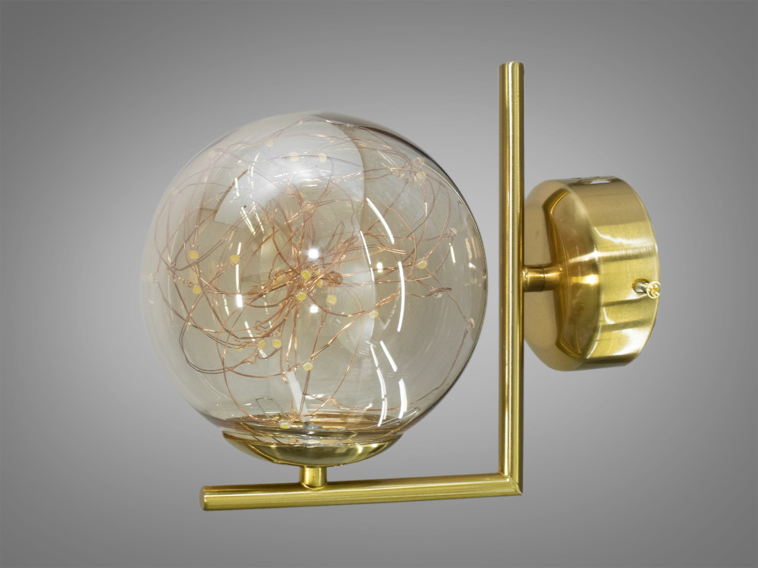 Стильне настінне бра у вітальню у стилі 