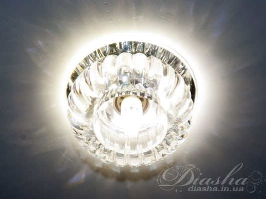 &nbsp;&nbsp;&nbsp;В данном модельном ряду, представлены точечные светильники объединившие в себе главные качества современных точечных светильников - равномерное освещение с возможностью акцентирования определенных деталей интерьера, с изящностью, элегантностью и неповторимым хрустальным блеском классических люстр.
   &nbsp;&nbsp;&nbsp;Хрусталь с характеристикой К9 содержат высокую пропорцию свинца, которая обеспечивает хорошее преломление света и чистоту кристалла.