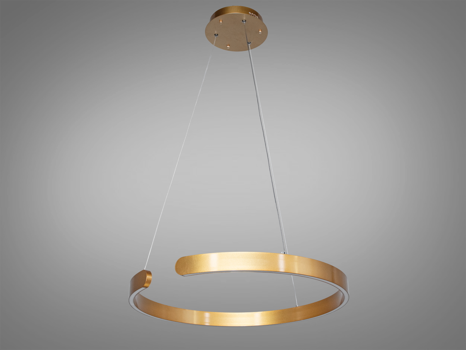 Сучасна LED люстра для кухні з диммером – це баланс між класичною формою кола та сміливим дизайнерським рішенням. Її незавершена кільцева структура створює відчуття руху, немов світлова лінія тільки починає свій шлях або, навпаки, зникає у просторі.