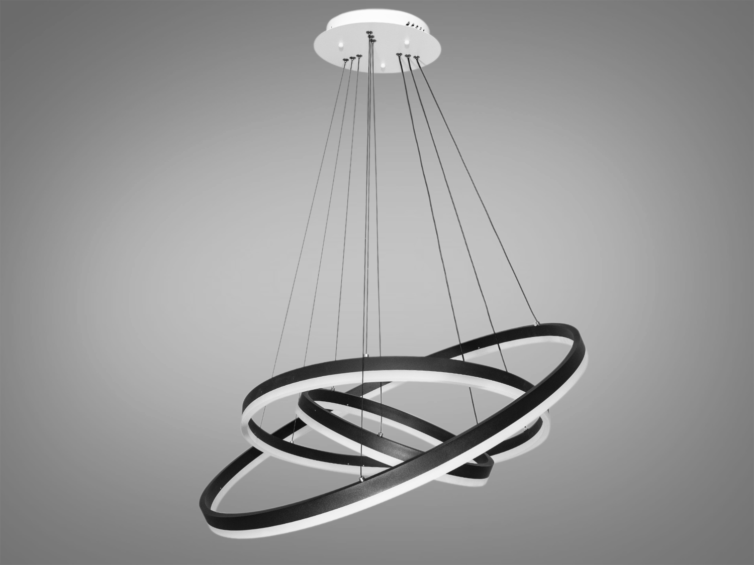 Підвісна світлодіодна люстра з димером підходить на площу приміщення приблизно 23 кв.м. Застосовується для невеликого залу, вітальні, спальні, кухні, дитячої, оскільки відсутні скляні елементи.
У LED люстрах можна вибрати режим освітлення, кожне включення вимикання по черзі переводить люстру за такими режимами: холодне світло, тепле світло, нейтральне світло. Також з пульта, що входить у комплект, можна включити режим 