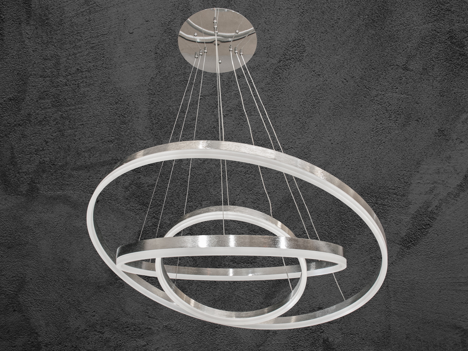 Підвісна LED люстра D8174 у хромі з трьома кільцями і пультом. 160 Вт, димер, зміна кольорової температури, регулювання висоти, нічний режим.