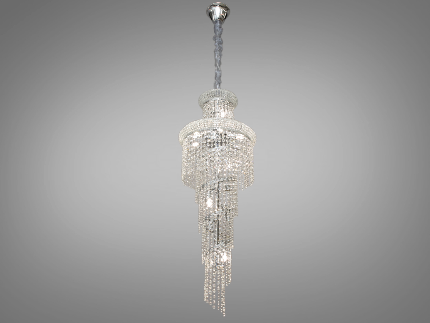 Витончена каскадна кришталева люстра для ресторану також ідеально підходить для використання в холах або вітальні, сходових зонах приватних будинків, ресторанів або готелях, підкреслюючи статус і смак його власника, надаючи вишуканості інтер'єру. Кришталеві підвіски, виконані у правильній формі, створюють захоплюючий світловий ефект, граючи на світлі.
Ці класичні каскадні люстри ідеально підійдуть для використання у приміщеннях з висотою від двох з половиною до п'яти, і навіть до семи метрів.
Люстра-підвіска під світлодіодні лампи або галогенові з цоколем G9.
Увага. Вага люстри 9кг.