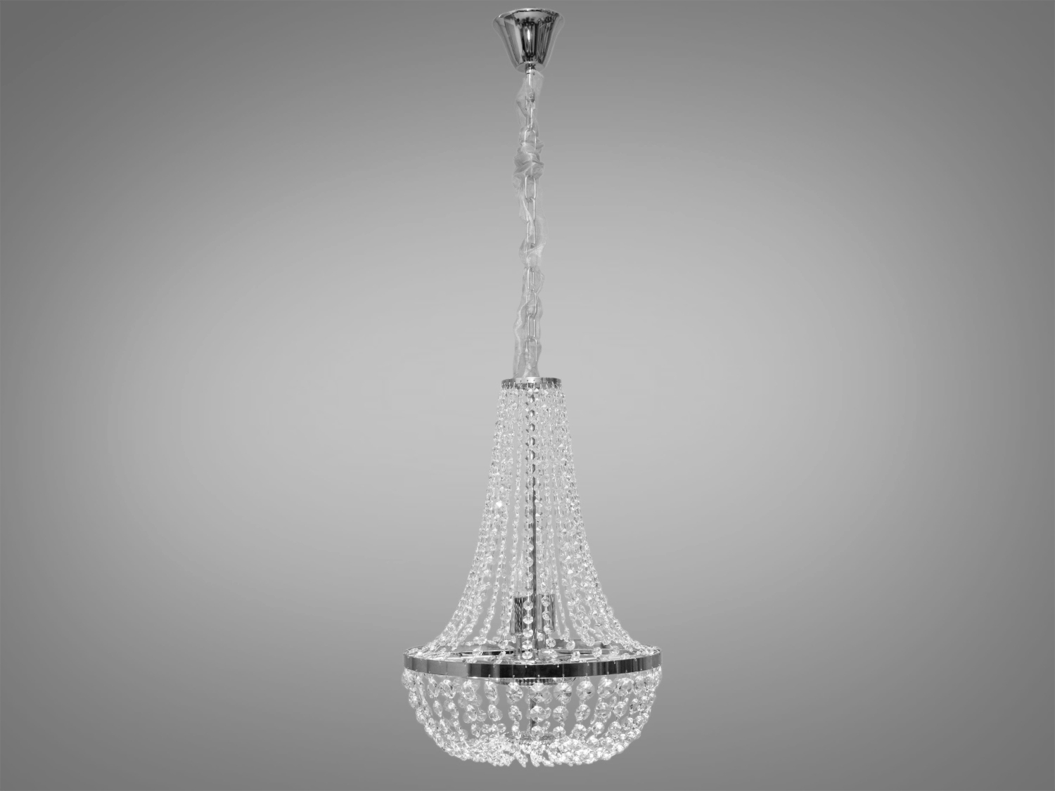 Дизайнерська кришталева люстра для готелів також ідеально підходить для використання в холах або вітальні, сходових зонах приватних будинків, ресторанів або готелях. Кришталеві підвіски, виконані у правильній формі, створюють захоплюючий світловий ефект, граючи на світлі.
Ці класичні люстри ідеально підійдуть для використання у приміщеннях з висотою від двох з половиною до п'яти, і навіть до семи метрів.
Люстра-підвіс під лампи розжарювання, економки або світлодіодні лампи з цоколем Е14.
Увага. Вага люстри 5кг.
