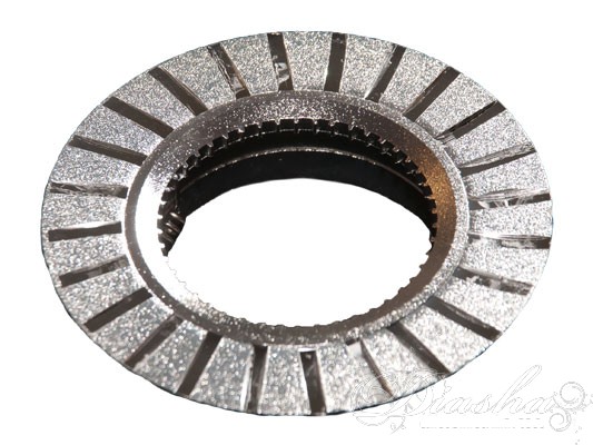 &nbsp;&nbsp;&nbsp;Новая серия точечных светильников Feron позволит сделать Вашу квартиру стильной и современной. Данные светильники идеально подходят для светодиодных ламп, которые обеспечивают наилучшие параметры освещенности и энергосбережения, давая дизайнеру интерьера возможность для креатива. 
&nbsp;&nbsp;&nbsp; Точечная врезка - это специальный встраиваемый светильник, который используется для направленной или общей подсветки определенных участков Вашей квартиры. Их применяют на кухне, в ванной комнате, для освещения лестниц и в жилых комнатах. 
&nbsp;&nbsp;&nbsp;При равномерном распределении различных источников света (например: люстра в центре комнаты + точечные светильники по краю потолка) вы можете добиться эффекта отсутствия тени и зрительно увиличить пространство комнаты. Куда бы Вы ни посмотрели, точечные светильники будут освещать пространство перед Вами и все окружающие Вас предметы.
