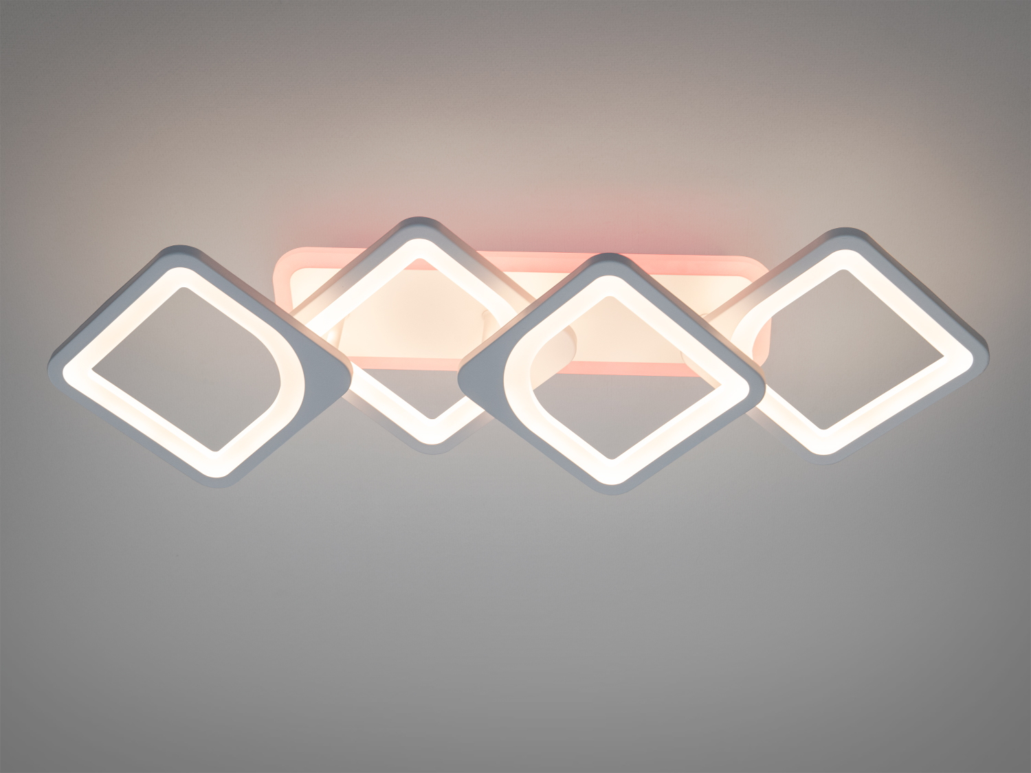 Світлодіодна люстра смарт світильник з пультом, 70Вт. Придбайте плоску люстру, яка привносить в простір стиль та функціональність, залишаючись простою та ефективною.