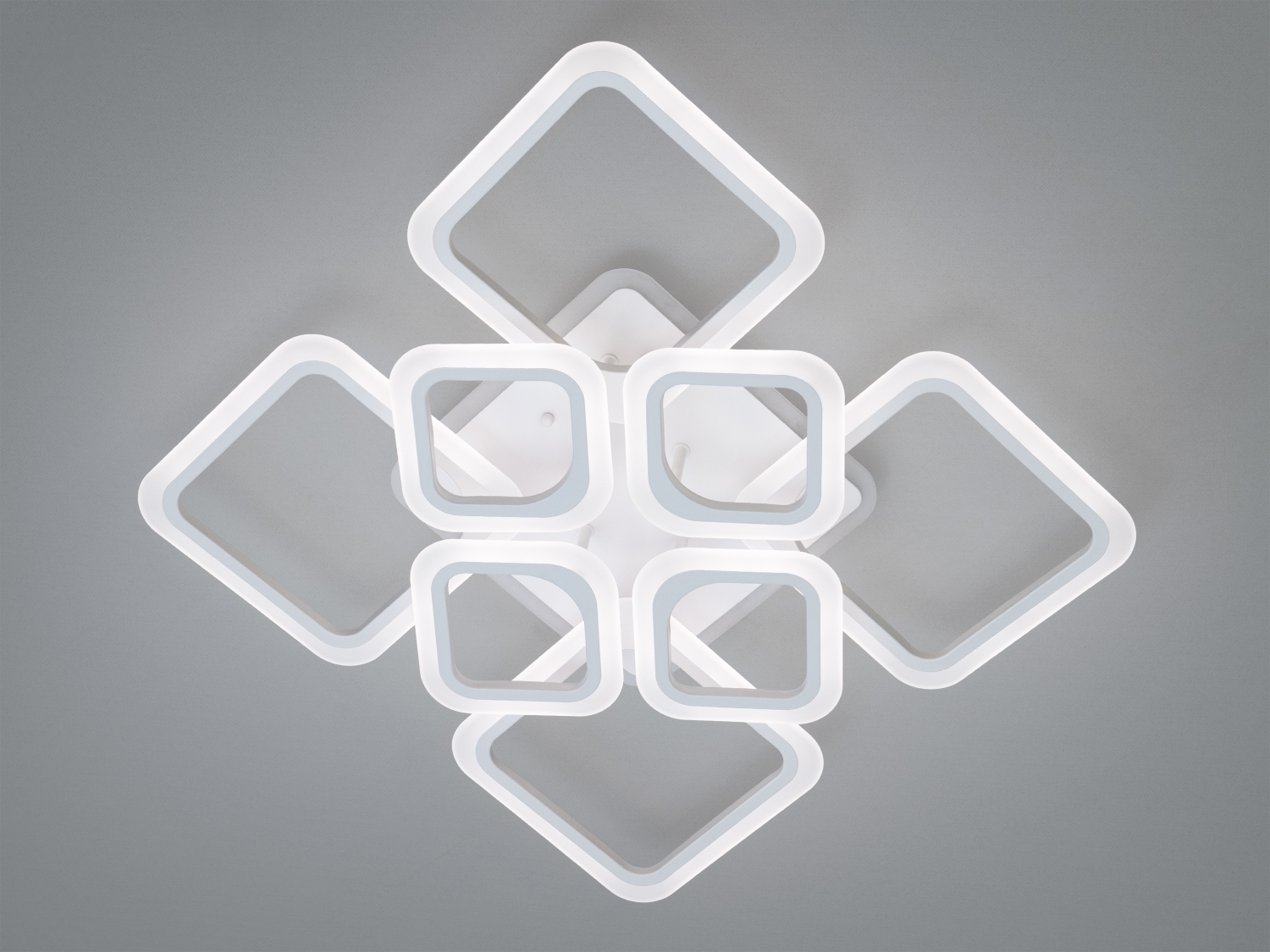 Сучасна стельова LED-люстра з пультом і димером, підходить для приміщень до 15 м², стиль мінімалізм.