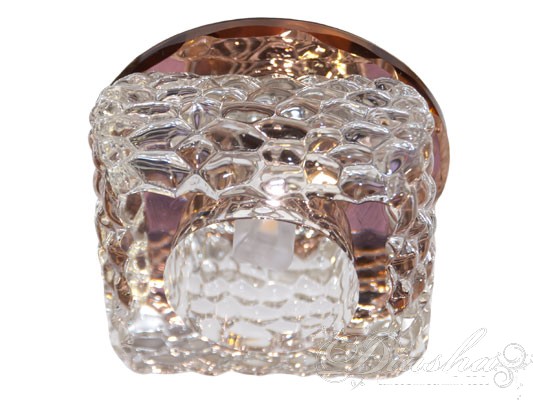 &nbsp;&nbsp;&nbsp;В данном модельном ряду, представлены точечные светильники объединившие в себе главные качества современных точечных светильников - равномерное освещение с возможностью акцентирования определенных деталей интерьера, с изящностью, элегантностью и неповторимым хрустальным блеском классических люстр.
   &nbsp;&nbsp;&nbsp;Хрусталь с характеристикой К9 содержат высокую пропорцию свинца, которая обеспечивает хорошее преломление света и чистоту кристалла.