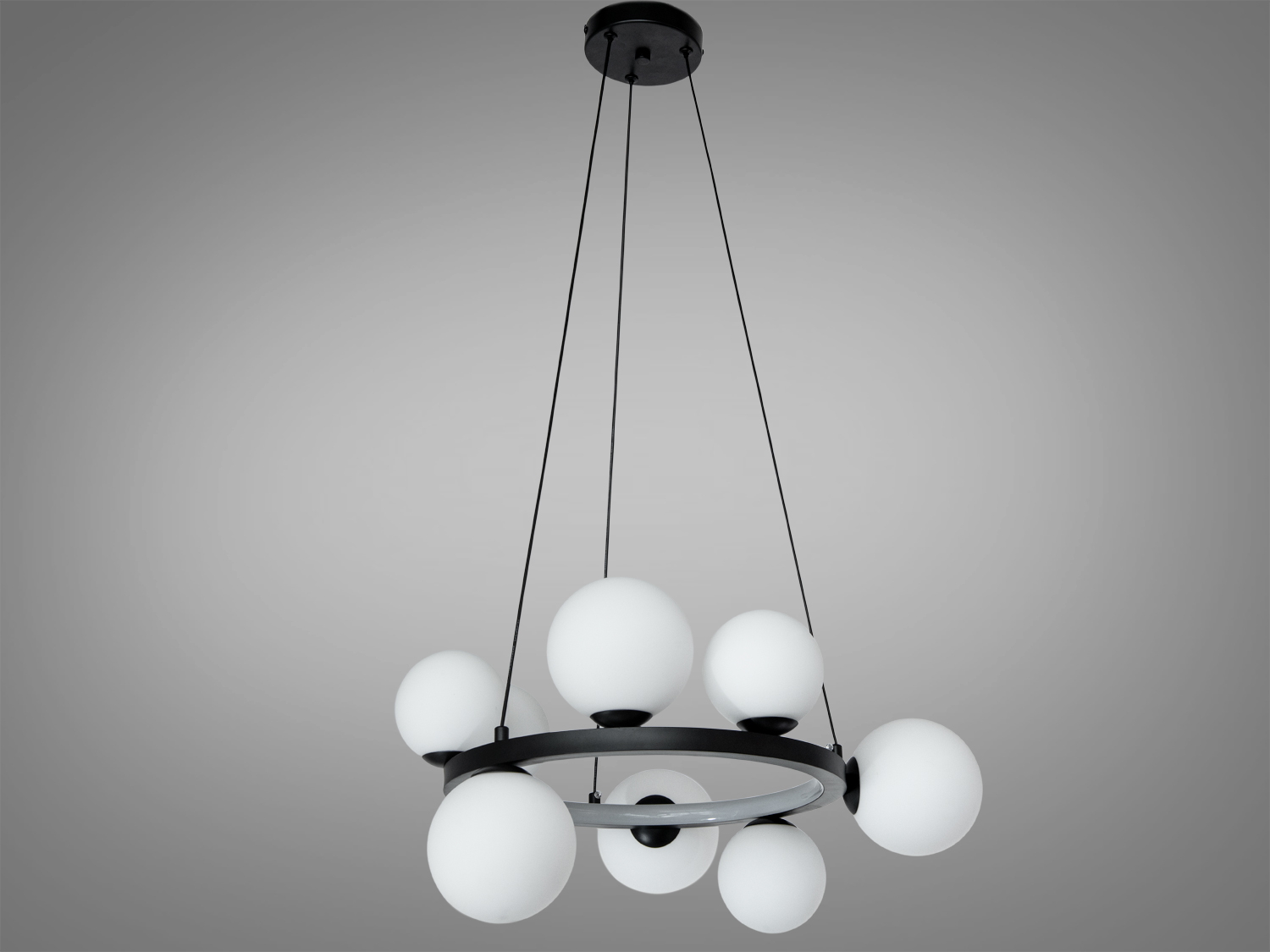 Підвісна люстра Лофт чорна кругла з 8 матовими плафонами створює м′яке рівномірне світло для сучасних інтер′єрів у стилі лофт і мінімалізм.