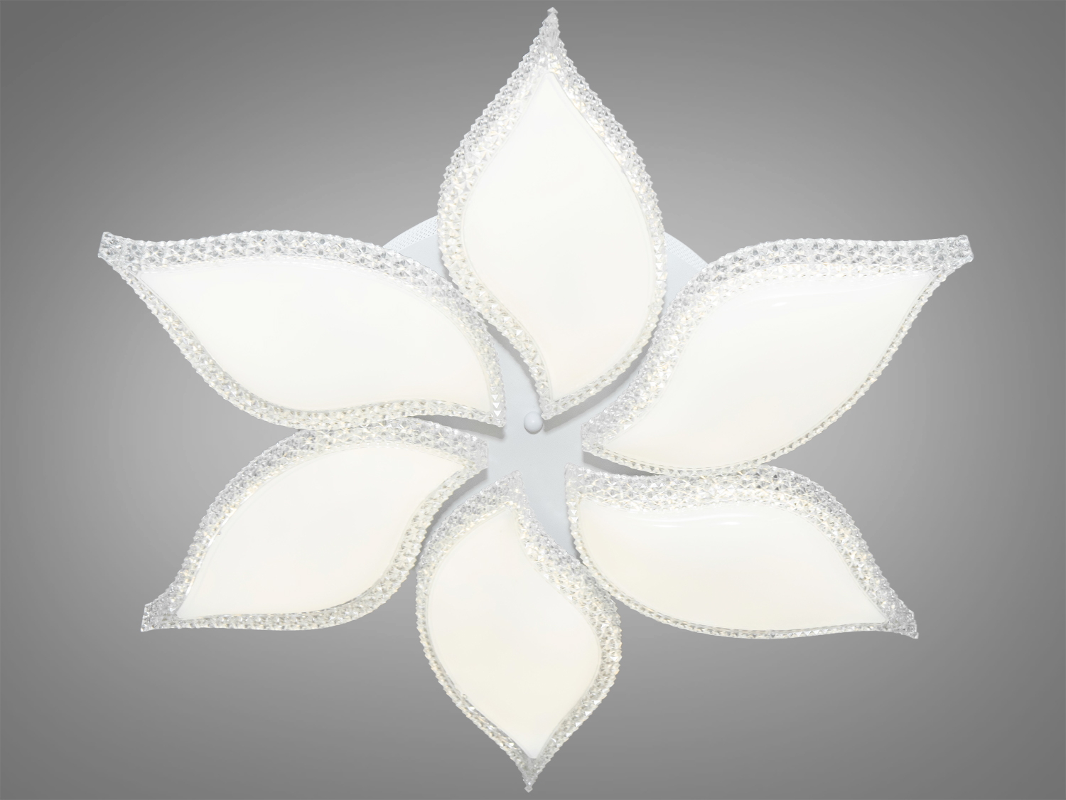 Елегантна LED люстра в спальню з пультом та диммером підходить на площу приміщення приблизно 10 кв.м.
Світлодіодна люстра має кілька режимів: холодний 6000К, нейтральний 4100К, теплий 3200К. Регулювання яскравості люстри від 5 до 100% відбувається за допомогою пульта дистанційного керування, що входить до комплекту. Кожне включення вимикання по черзі переводить люстру за такими режимами: холодне світло, тепле світло, нейтральне світло.
Люстра світить яскраво, але не сліпить за рахунок матеріалу &ndash; акрилу, до того ж цей матеріал дуже міцний &ndash; його важко зашкодити. Застосовується для зали, вітальні, кухні, спальні, їдальні, дитячої, тому що відсутні елементи, що б'ються.
Кріпиться до підвісних, натяжних, звичайних стель.