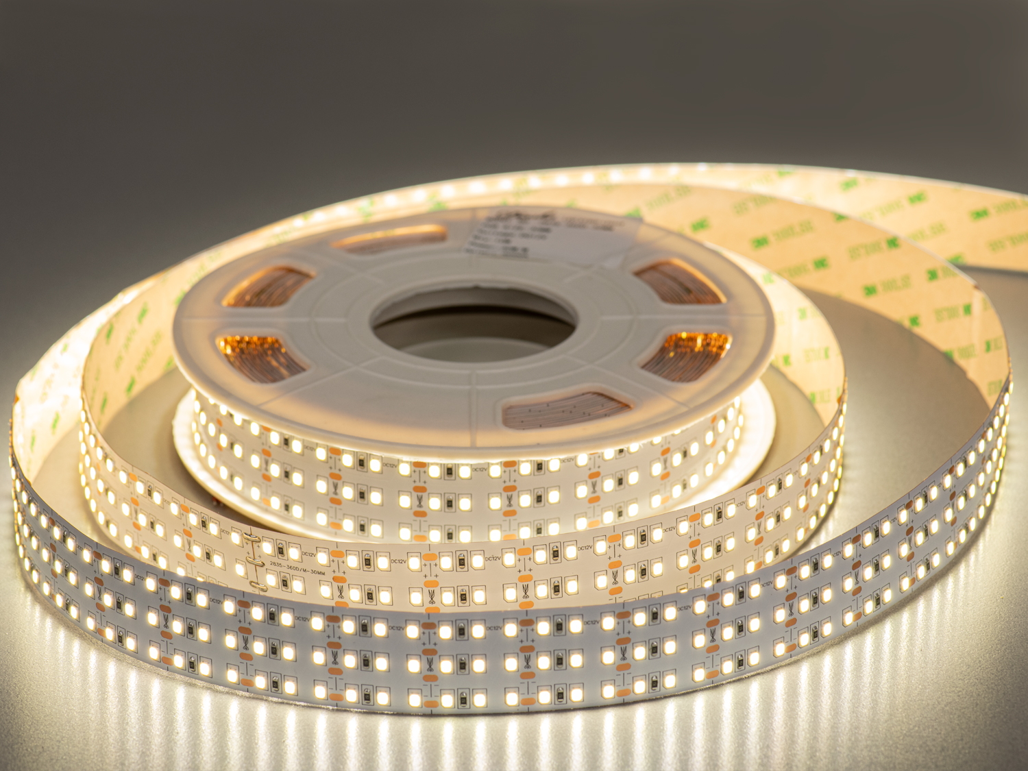 LED стрічка 12В, 360 діодів на метр, 30мм, нейтральний. Вибір для тих, хто очікує від світла більше, ніж просто яскравості — це впевненість, стиль і результат. LED стрічка 12В, 360 діодів на метр, 30мм, нейтральний. Вибір для тих, хто очікує від світла більше, ніж просто яскравості — це впевненість, стиль і результат.