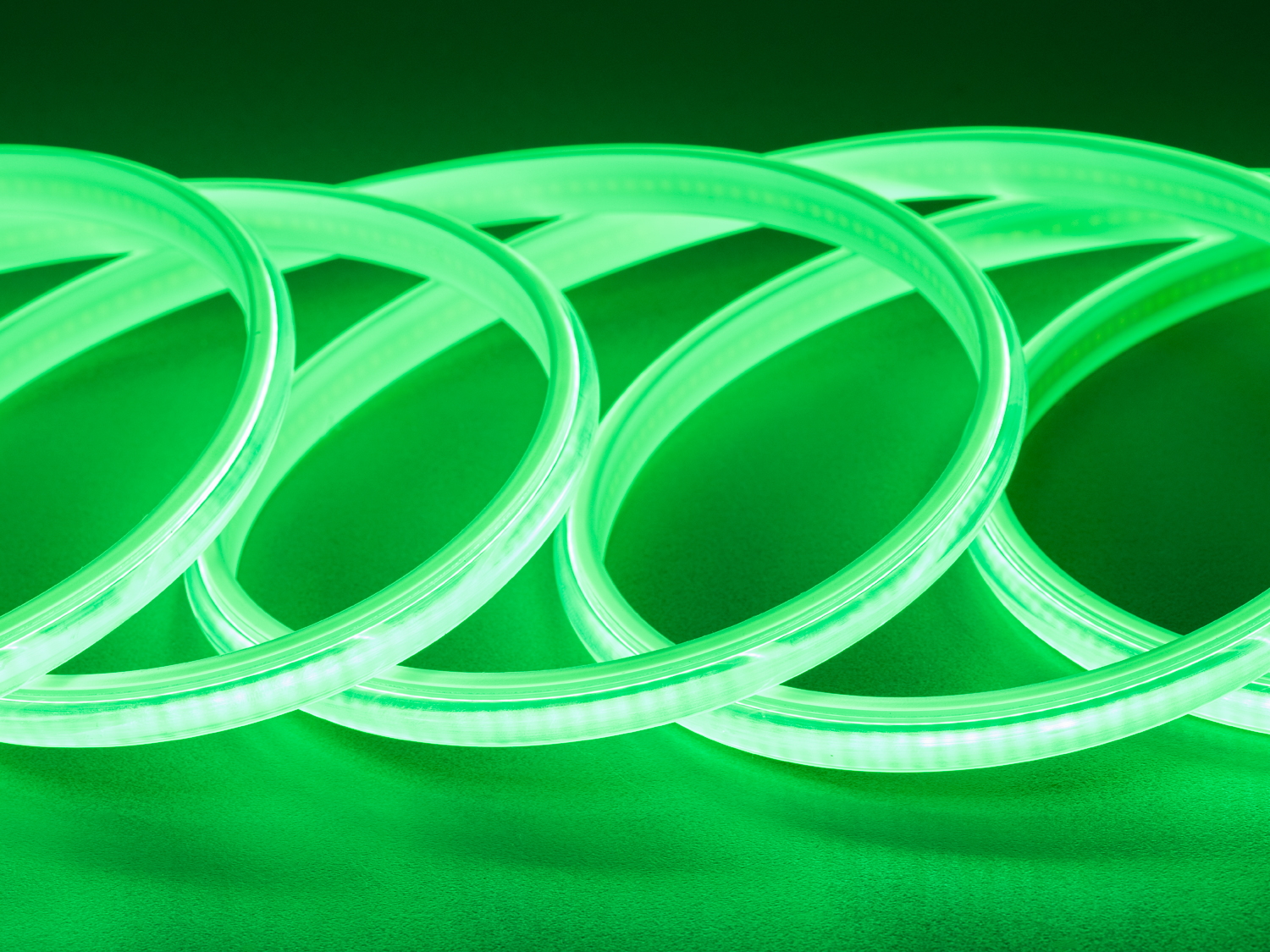 СОВ LED стрічка 220в, 288 шт/м, герметична, 10мм, зелений. Ідеально підійде для тих, хто прагне отримати яскраве, ефективне та довговічне освітлення з виразним зеленим акцентом у будь-якому просторі.