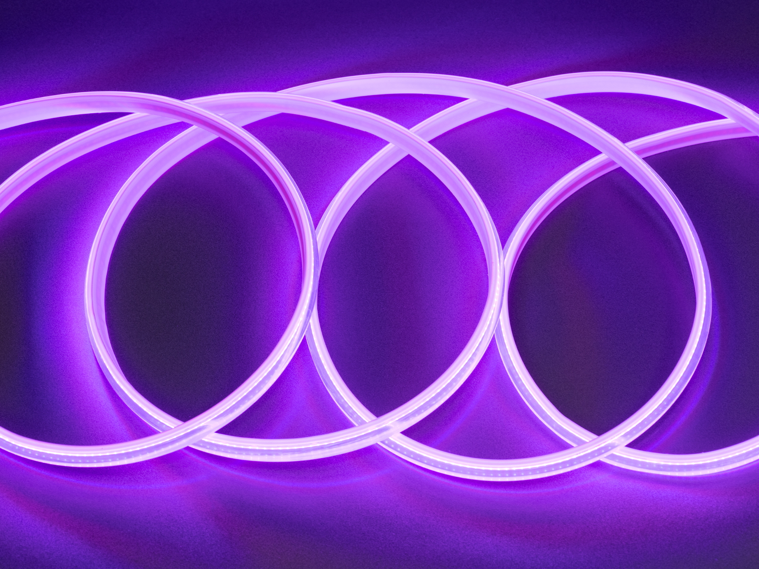 COB LED стрічка 220в, 288 шт/м, герметична, 10мм, рожевий. Придбайте led стрічку, надійне, яскраве та економічне рішення для зовнішнього, технічного та архітектурного освітлення.