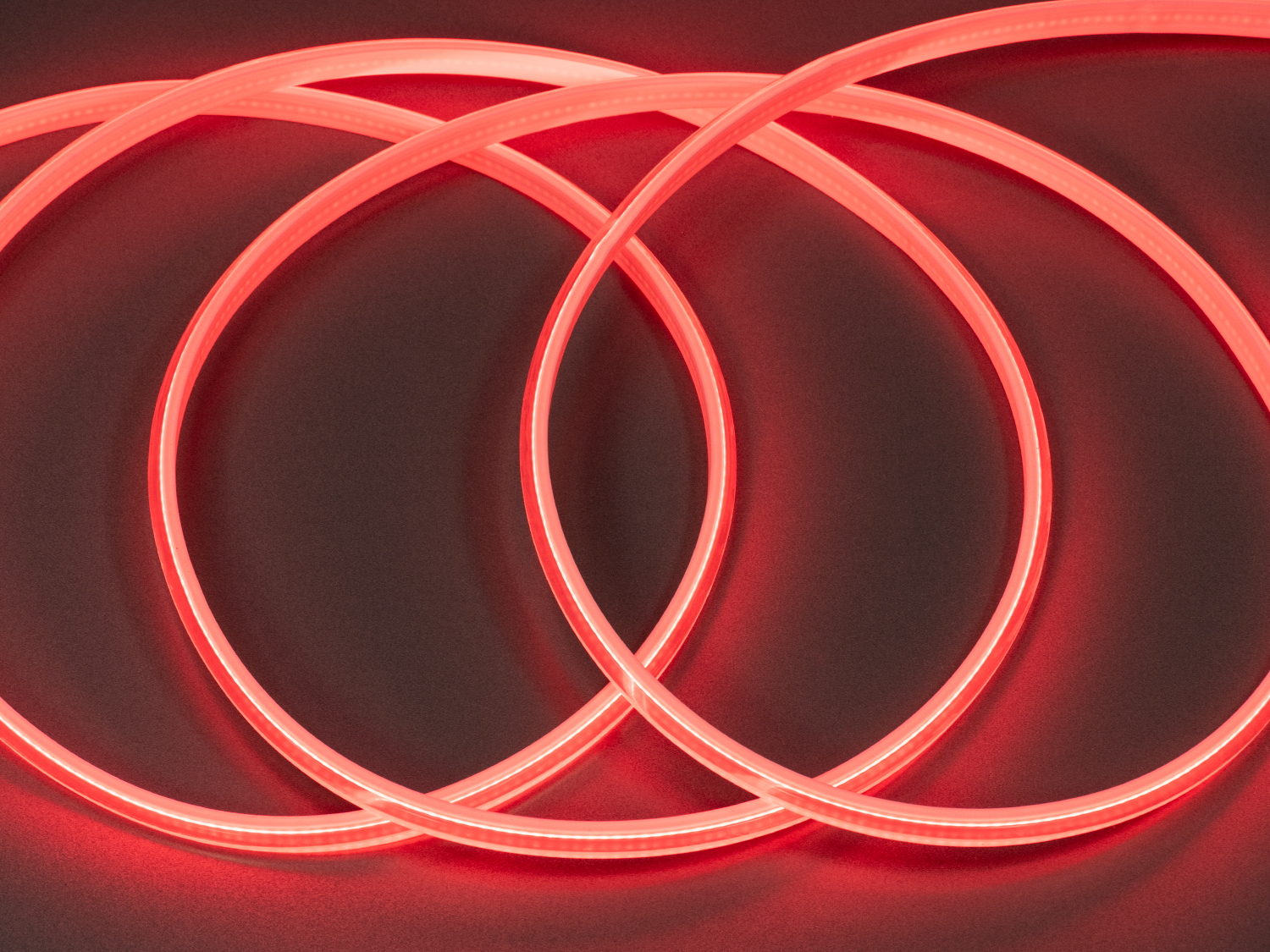 COB LED стрічка 220в, 288 шт/м, герметична, 10мм, червоний. Це інструмент візуального впливу, який вражає кольором, стабільністю, технологічністю та зручністю використання. 