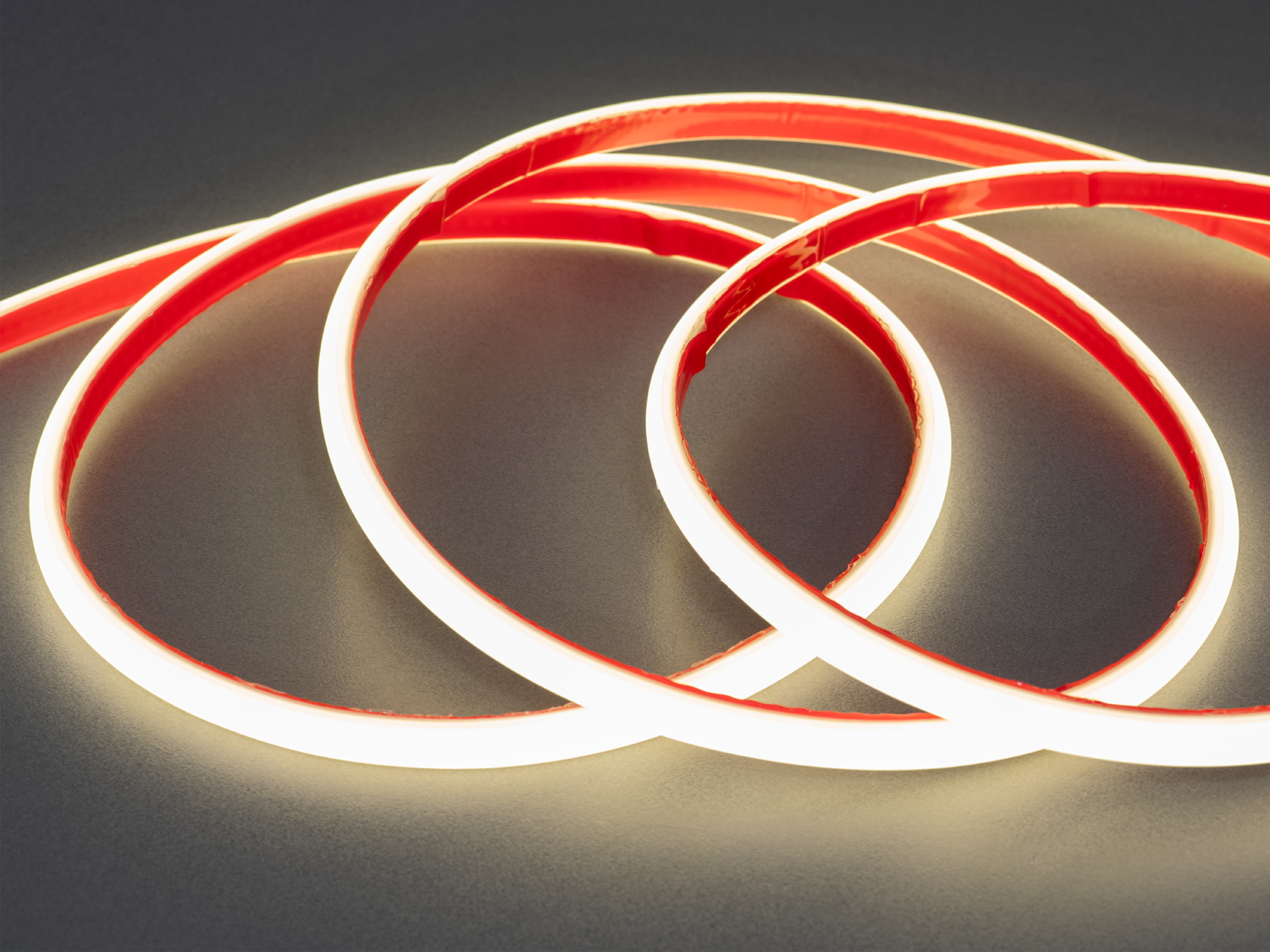 LED стрічка 220в, 120 шт/м, герметична, 8мм, холодний. Придбайте led стрічку, надійне, яскраве та економічне рішення для зовнішнього, технічного та архітектурного освітлення.