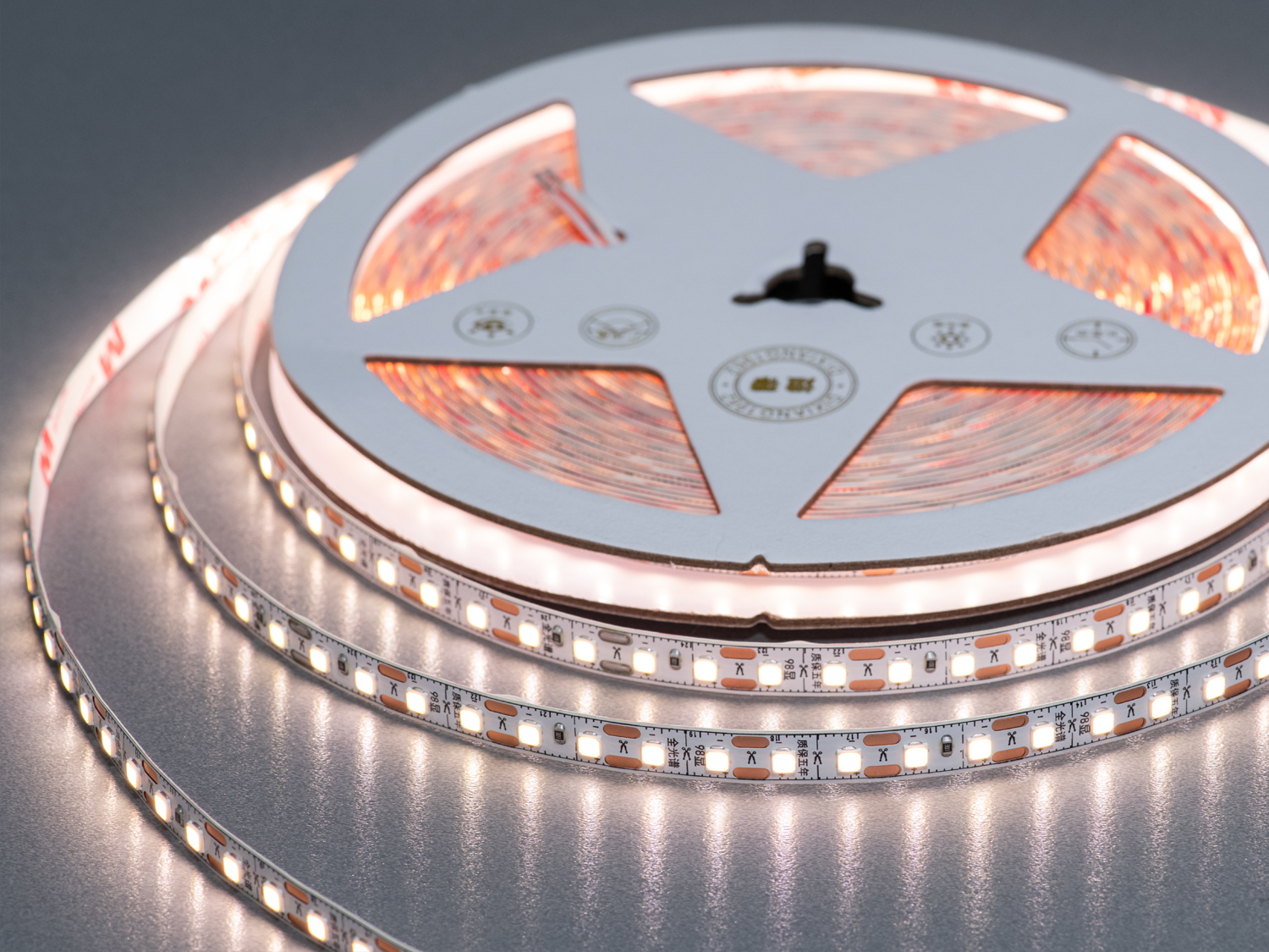 LED стрічка 24В, 120 діодів на метр, 8 мм, теплий. Придбавши нашу діодну стрічку, ви отримуєте високу якість і надійність, гарантовану українським брендом.