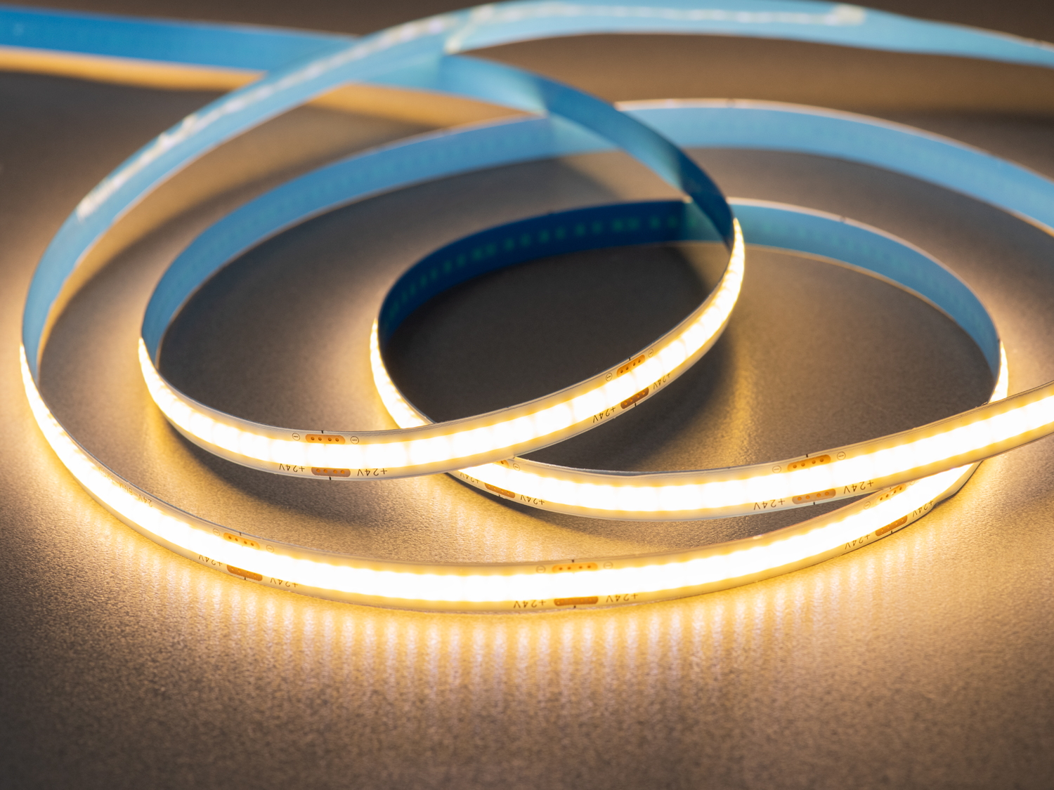 COB LED стрічка 24В, 320 діодів на метр, 8мм, теплий. Придбайте COB світлодіодну стрічку — це досконале рішення для тих, хто прагне до комфорту, стилю та енергоефективності.