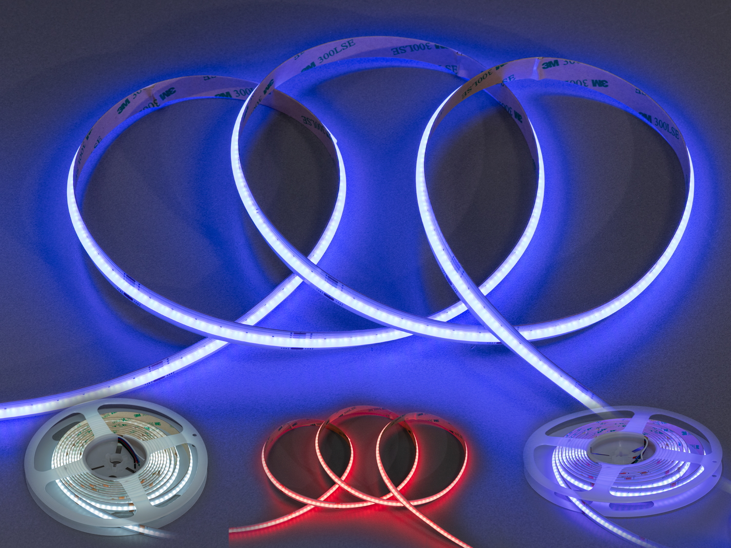 LED стрічка 24В, 108 діодів на метр, 8мм, RGB. Оберіть цю лед стрічку, технологічне рішення, що поєднує в собі гнучкість, яскравість, ефектність та точність кольорової передачі. 