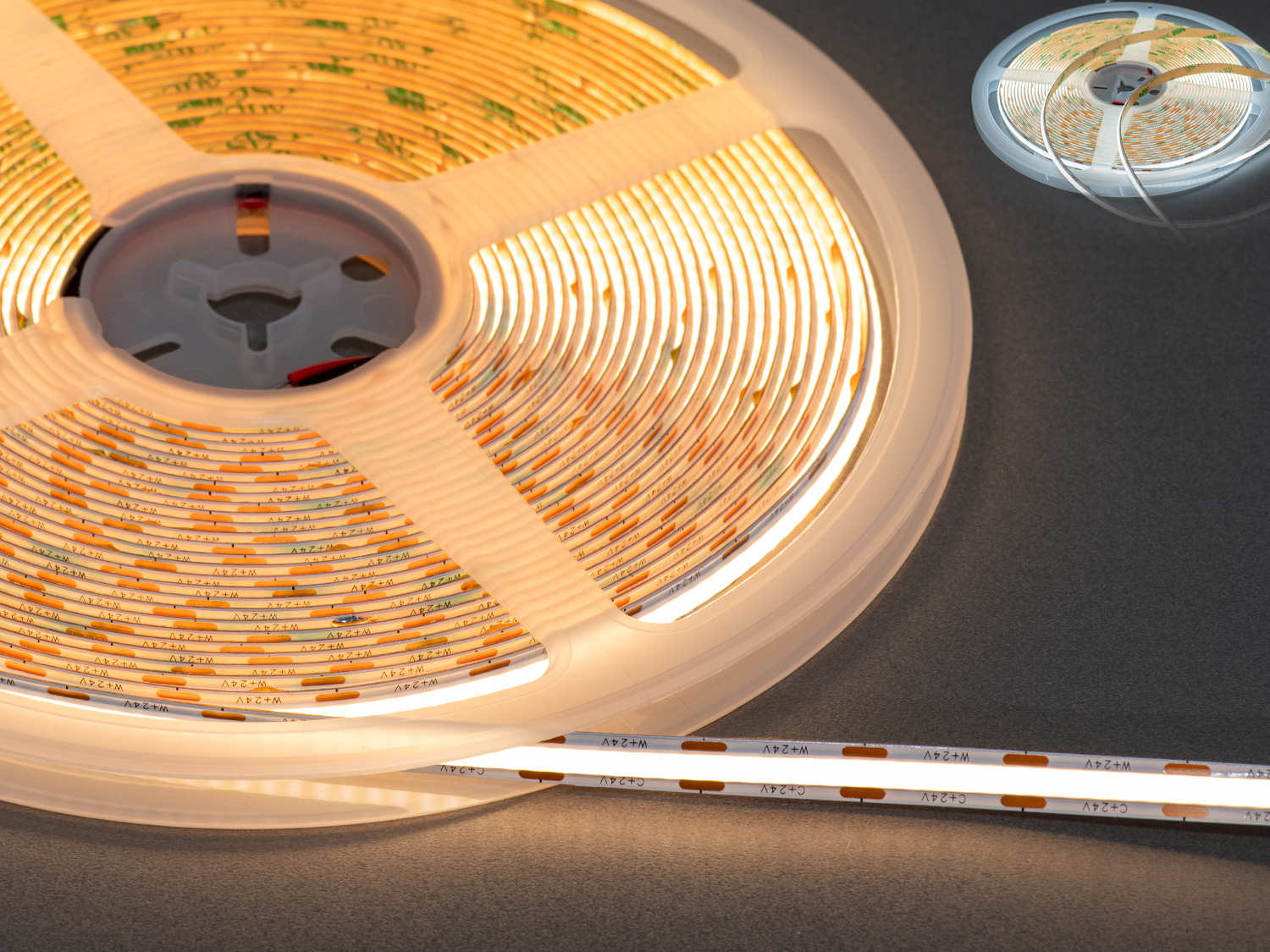 LED СОВ стрічка 24В, 624 діодів на метр, 8мм, холодний+теплий. Обираючи цю лед стрічку, ви інвестуєте в надійне, яскраве та професійне освітлення.