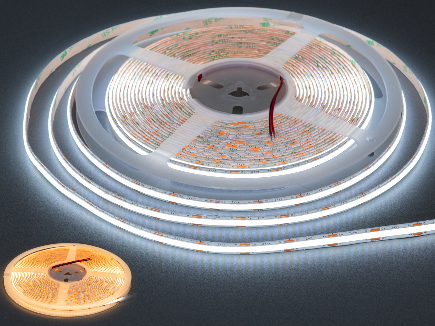 Інвертована COB стрічка 24В, 624 діодів на метр, 8мм, теплий+холодний. Вона не тільки забезпечує яскраве й ефективне освітлення, але й виступає як важливий естетичний компонент.