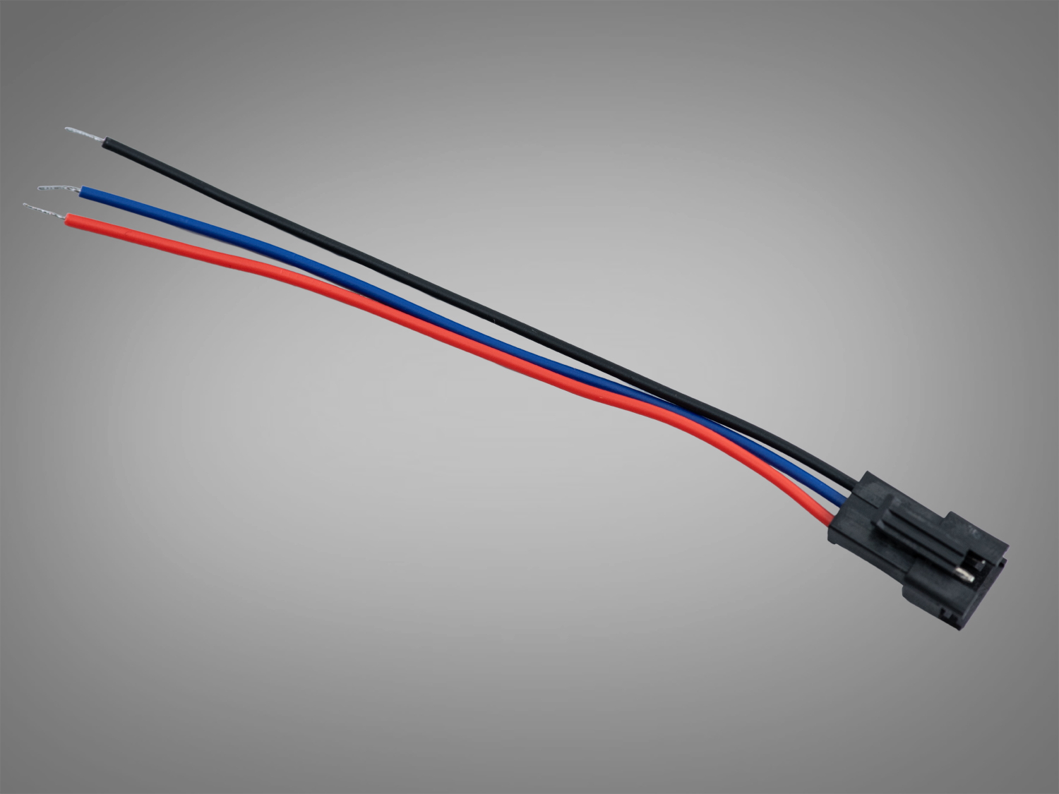 3‑контактний чорний розʼєм з трикольоровим кабелем для підключення адресної SPI стрічки зі сторони Data‑Out. Швидкий монтаж, сумісність за умови збігу розпіновки.