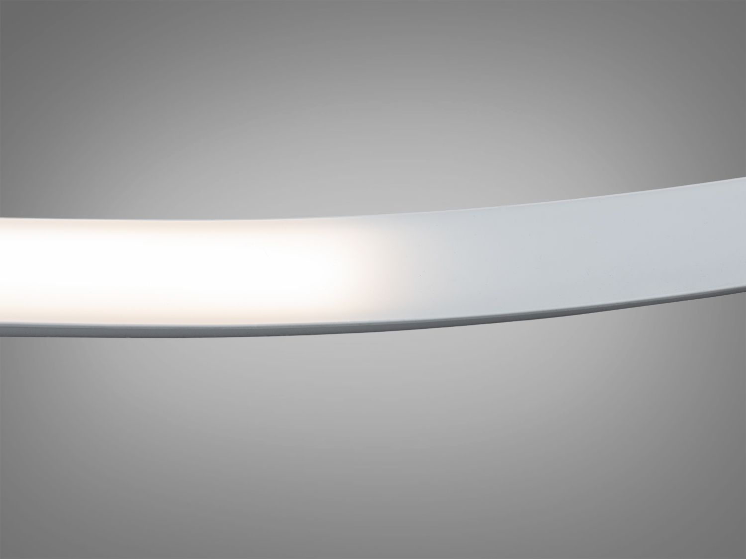 Гнучкий силіконовий LED-профіль IP67, білий, для стрічки до 11 мм. Двокамерна оптика з двома розсіювачами, монтажний шнур, м’яка безточкова лінія світла.