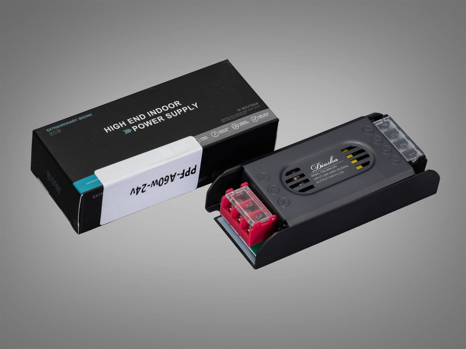 Блок живлення для LED стрічки, 24v, 60Вт, 2.5А. Це компактний, енергоефективний і безшумний блок живлення з алюмінієвим корпусом, вентиляційними отворами та надійною стабілізацією.