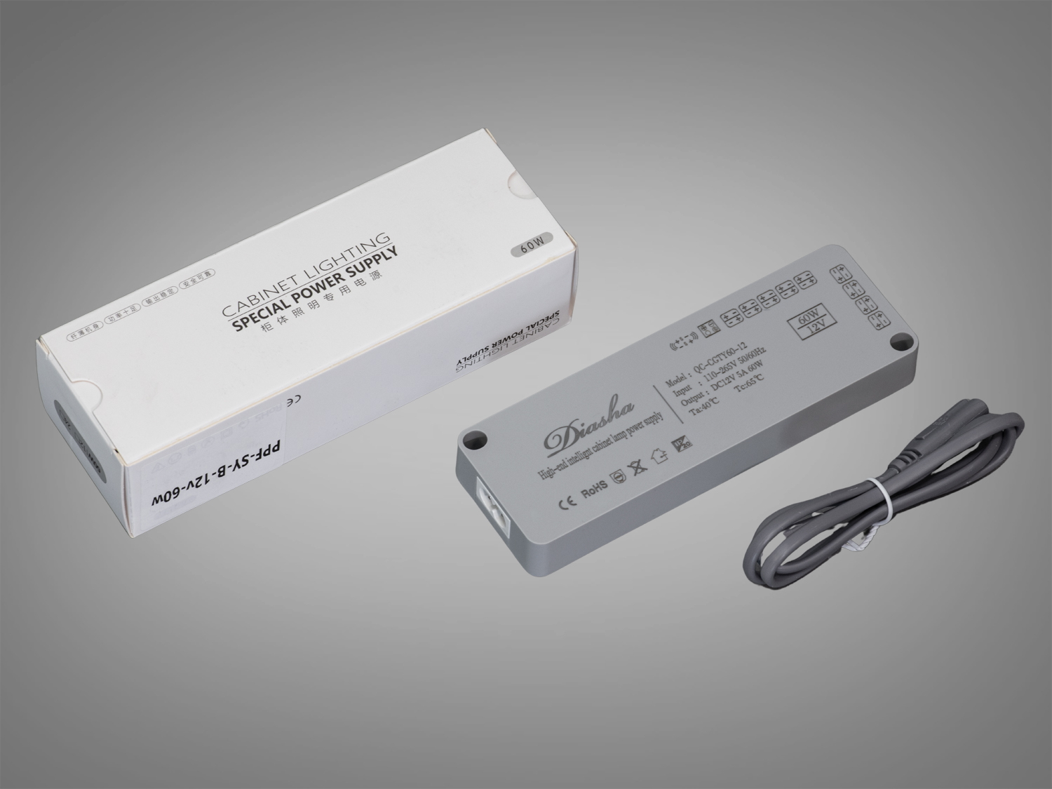 Тонкий керований блок живлення 12В, 60Вт, 5А. Він створений, щоб забезпечити стабільність у роботі вашої освітлювальної системи, залишаючись непомітним, але незамінним. 