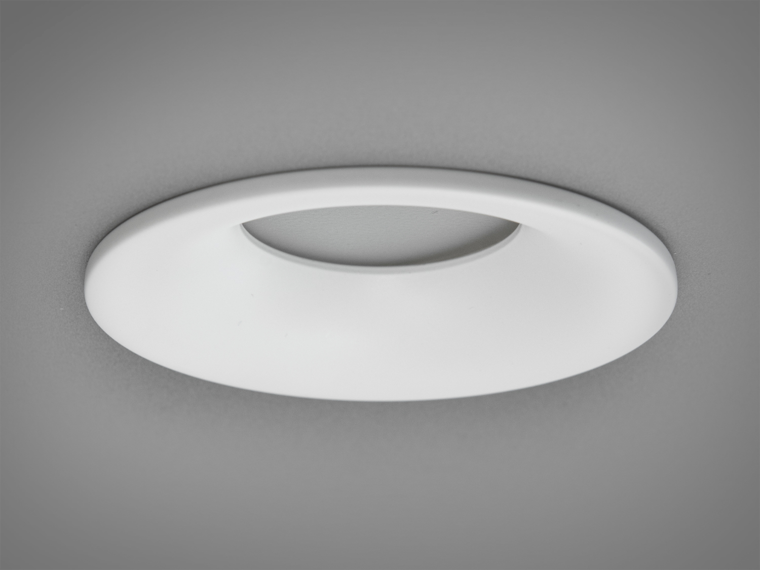 Граційний якісний точковий світильник із сер�