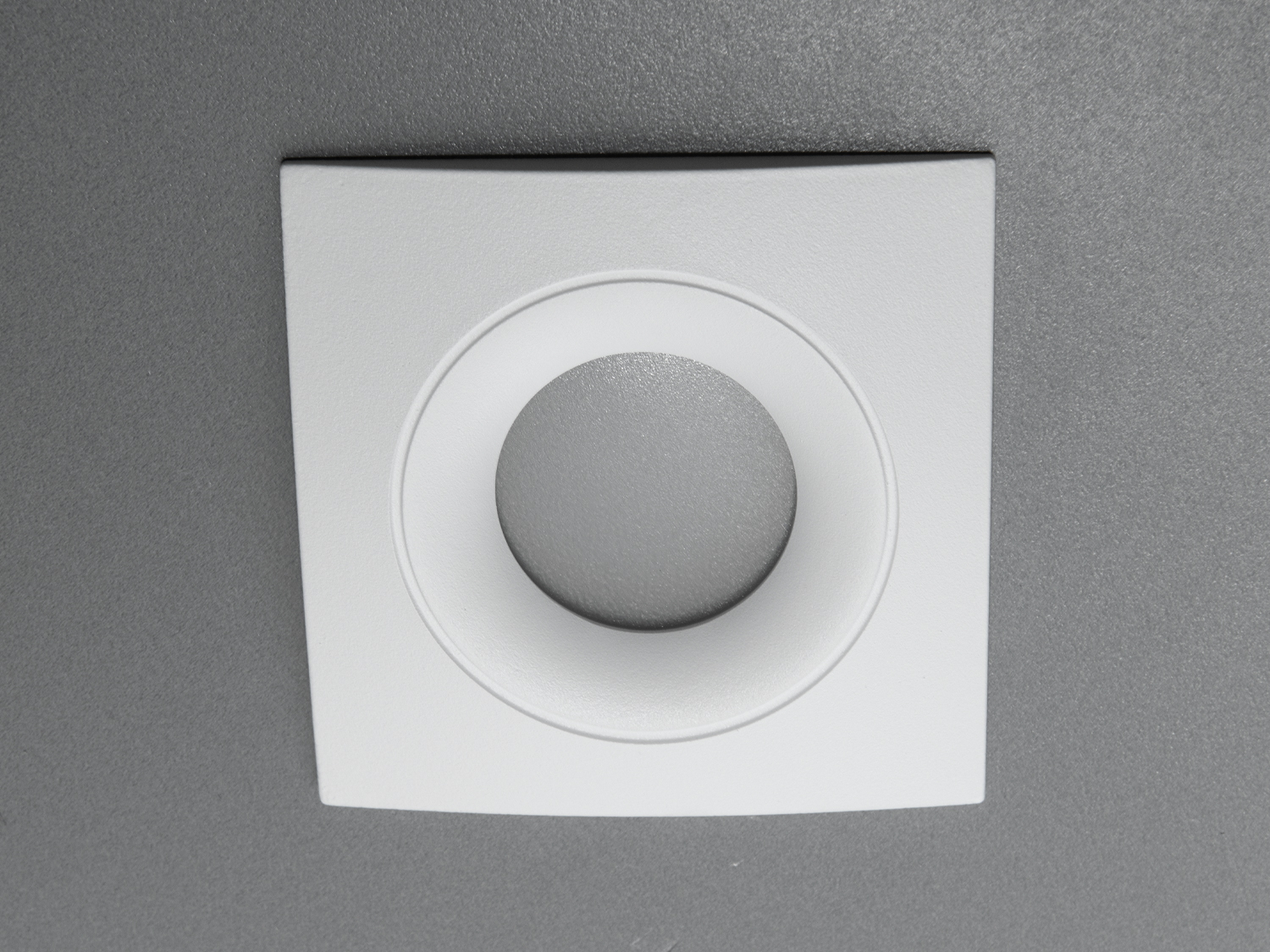 Універсальний врізний точковий світильник сер�