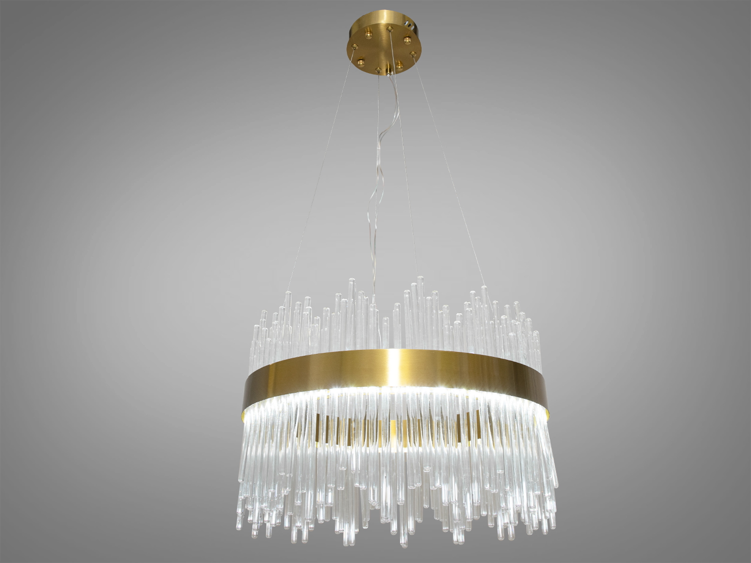 Стильна кришталева світлодіодна люстра для залу також ідеально підійде для невеликих приміщень, і навіть для низьких стель, так як висота регулюється, наприклад в коридор, кухню, спальню.
Світлодіодна люстра має кілька режимів: холодний 6000К, нейтральний 4100К, теплий 3200К. Перемикання здійснюється з настінного вимикача почерговим включенням/вимкненням. Світлодіоди дозволяють підбирати необхідну температуру світла. Використання гнучкого світлодіодного модуля в люстрі дозволяє вивести естетичні якості на новий сучасний рівень.
Кріпиться до стелі (гіпсокартонним, навісним, натяжним) універсальним кріпленням-на планку.