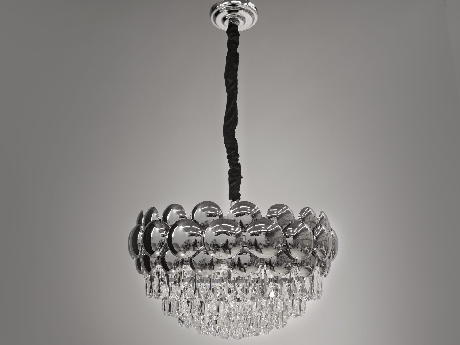 Кришталева люстра для невеликих кімнат в сучасному стилі з металевим корпусом добре буде виглядати в інтер'єрі залу, вітальні, спальні, їдальні. Висота люстри регулюється, завдяки чому підходить для невеликих кімнат і низьких стель.&nbsp;У класичний інтер'єр вона вносить нотки сучасності, і легкої грайливості, а квартирі студії в стилі лофт дарує крапельку строгості і впорядкованості. Стельове кріплення на планку універсальне і підходить для навісних, натяжних і звичайних стель.&nbsp;Люстра-подвес під звичайні лампочки розжарювання, економки, або світлодіодні лампи з цоколем Е14.&nbsp;
Увага. Вага люстри більше 10кг ..