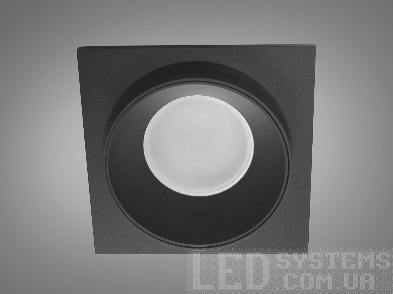 Цей точковий світильник виготовлений з алюмінію представляє собою втілення стилю та функціональності, які пропонує нова серія від ТМ 