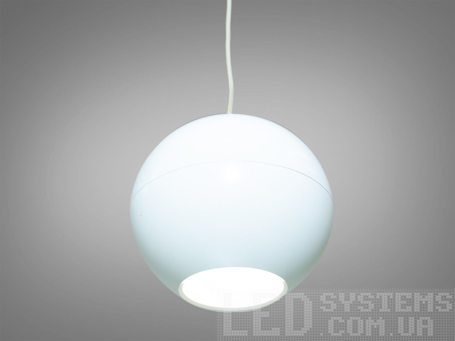 Білий підвісний магнітний трековий світильник LED, 10 Вт. Його унікальна конструкція ідеально вписується в концепцію сучасного дизайну інтерєру, де кожен предмет має не лише виконувати свою функцію, але й гармонійно доповнювати простір.