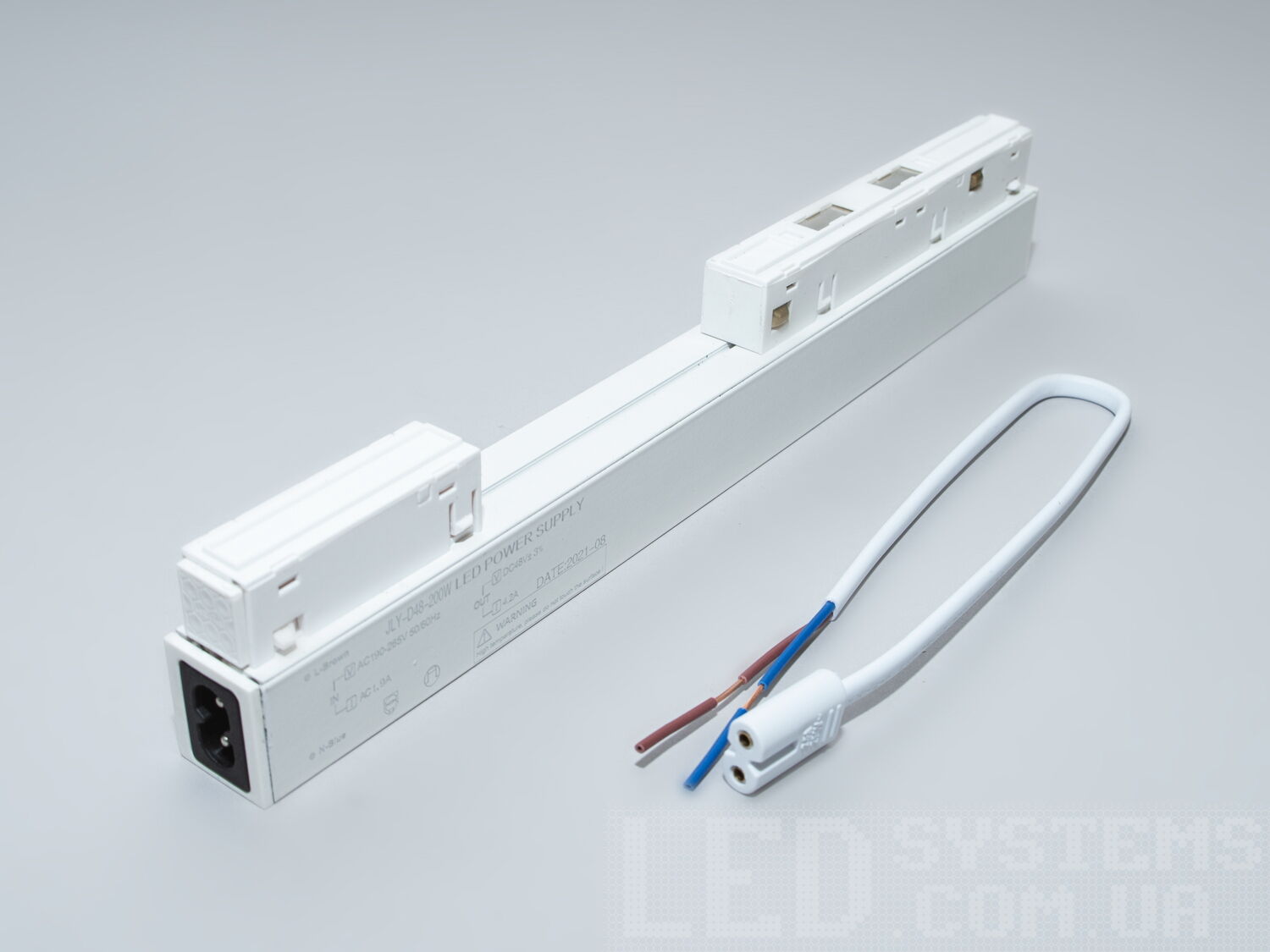 Блок живлення для магнітної трекової системи, 200Вт. Особливістю таких блоків живлення є їх здатність до плавного регулювання напруги, що важливо для забезпечення стабільності освітлення та подовження терміну служби світлодіодів.