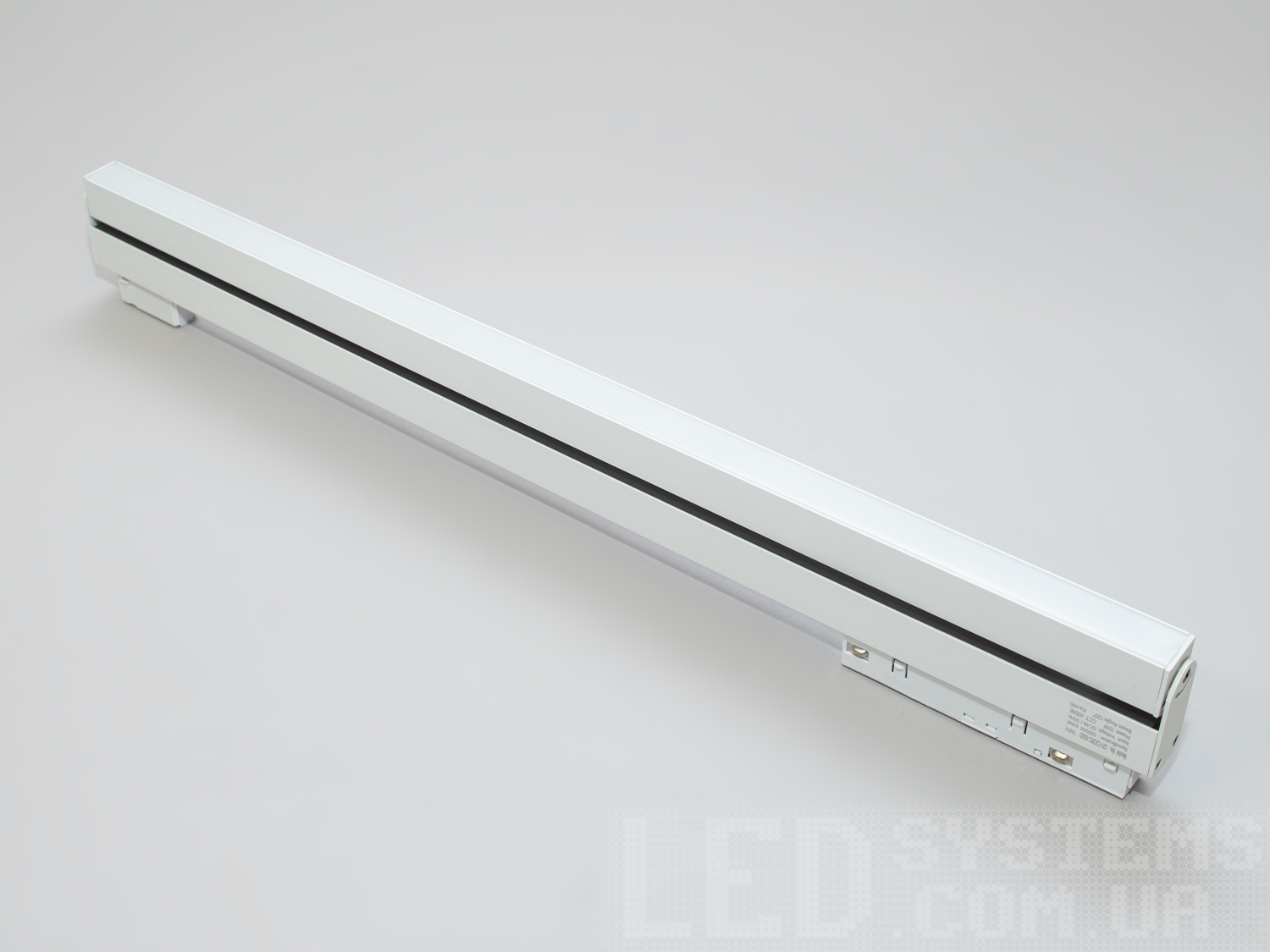 Лінійний поворотний LED трековий світильник магнітної, 36Вт. Підприємці, які прагнуть придбати трекові світильники гуртом, знайдуть у ТМ 