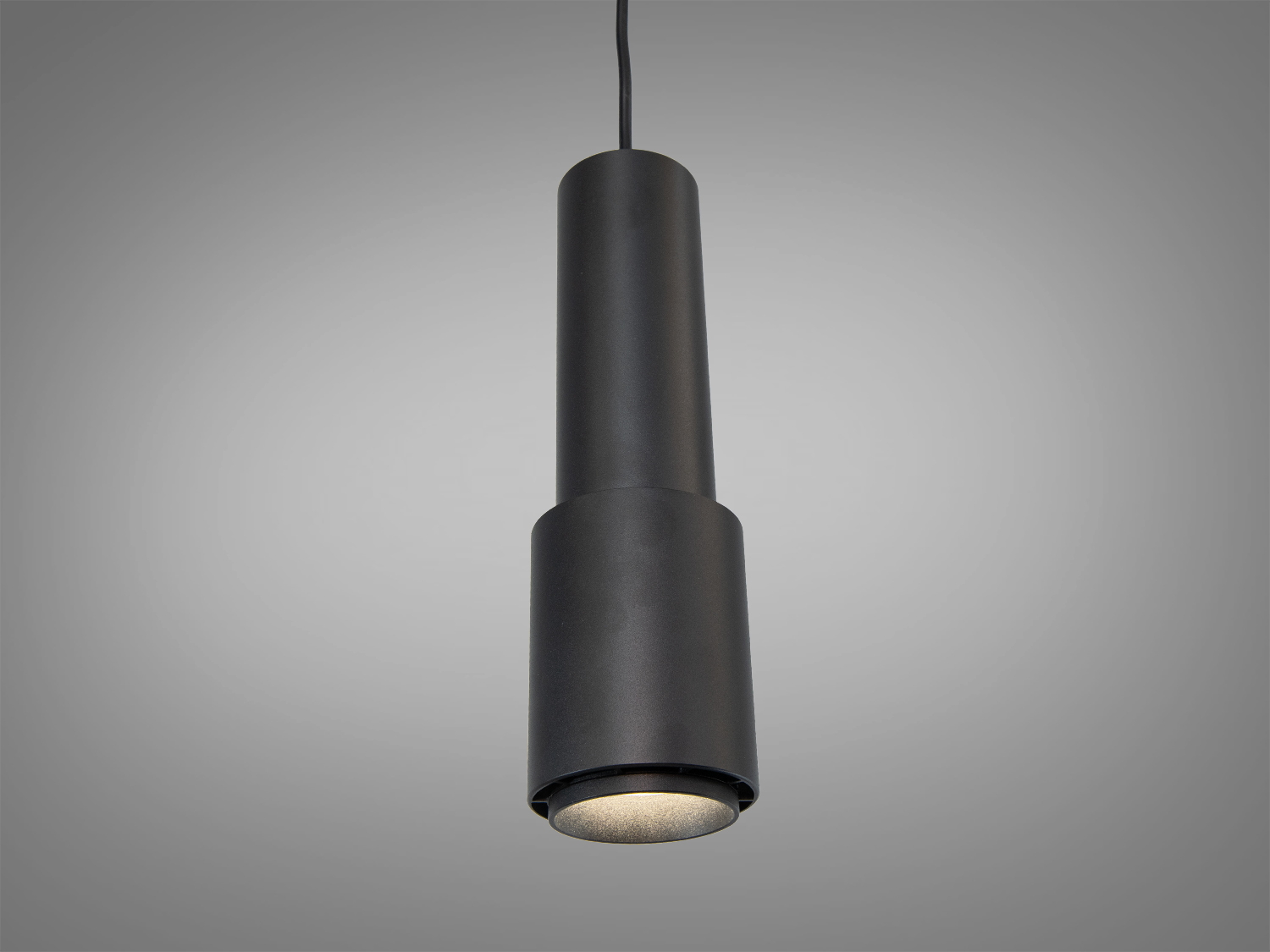 Одинарний підвісний світильник-туба під GU10 у чорному кольорі. Спрямоване акцентне світло для кухні, вітальні, кафе та вітрин; сумісний із LED GU10.