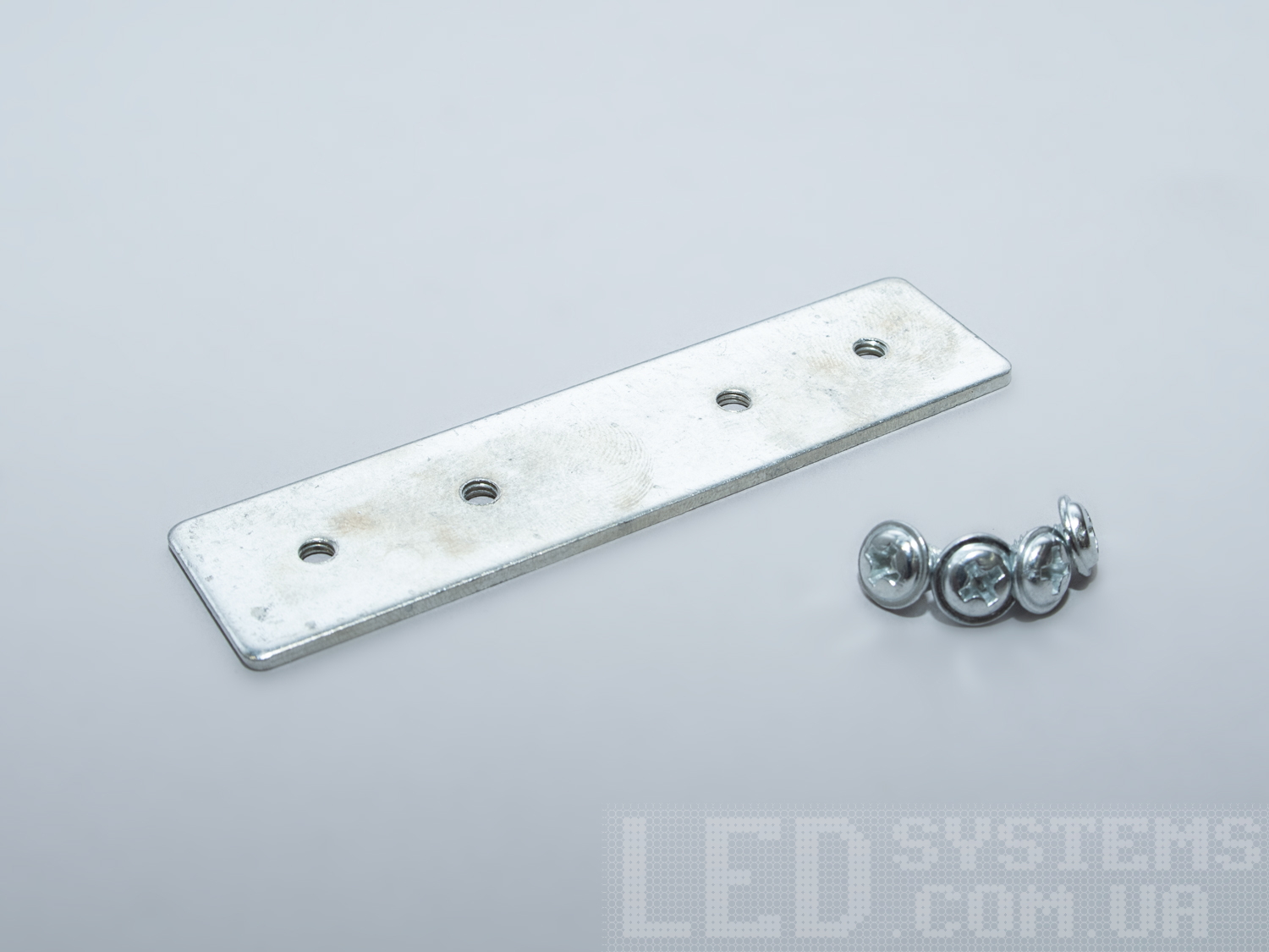 Застосовується для з'єднання стик елементів шинопроводу.