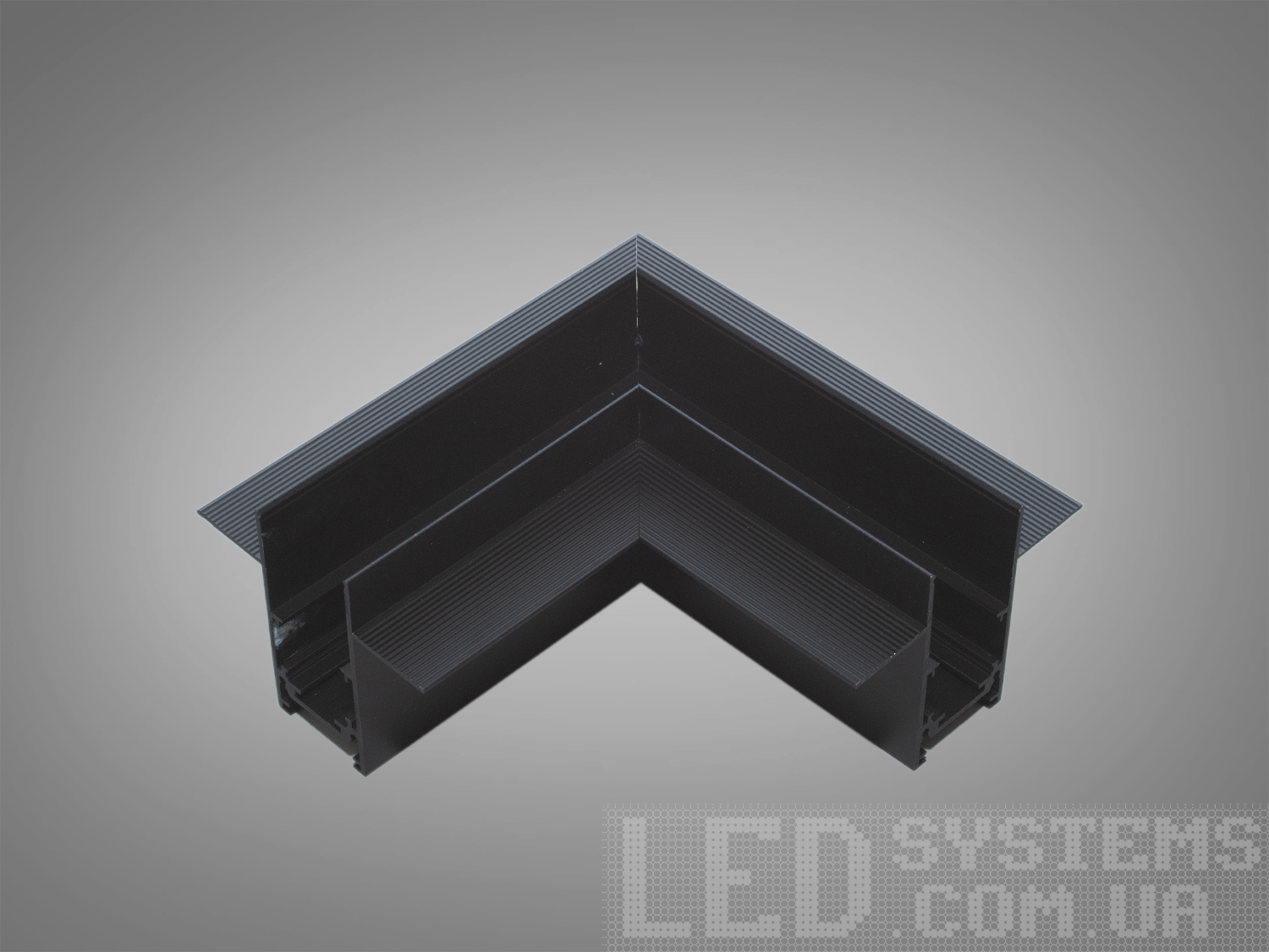 Готовий кутовий елемент (з'єднувач) треків дозволяє без додаткових складнощів отримати естетичне з'єднання треків.

При продовженні лінії живлення за сполучним елементом необхідно використовувати гнучкі з'єднувачі, які ви можете вибрати в розділі &laquo;Комплектуючі для магнітної трекової системи&raquo;

Завдяки використанню стандартного профілю для системи 48в, можна комбінувати треки та світильники різних виробників в одній системі.