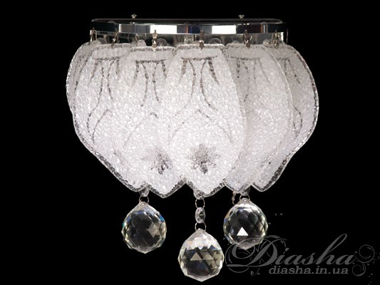 Кожен окремий пелюсток цього прекрасного бра прикрашений оригінальним малюнком, що додає йому ще більше чарівності. А світлодіодне підсвічування робить його ще більш прекрасним і ефектним.
Наш магазин радий представити нову серію розкішних стельових люстр і бра зі світлодіодним підсвічуванням. Крім яскравого стельового освітлення, додаткове приглушене бічне підсвічування допомагає більш гармонійно заповнити кімнату світлом, як в режимі звичайних ламп, так і в режимі світлодіодного підсвічування. На Ваш розсуд, в нових світлодіодних бра можна використовувати різні типи ламп. Недорогі лампи розжарювання, компактні люмінесцентні лампи 