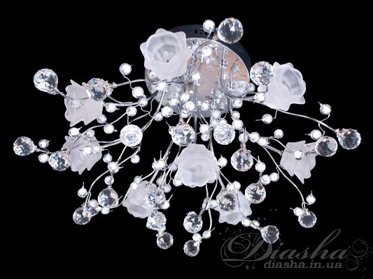 Чарівне світлодіодне підсвічування по-новому висвітлить і прикрасить будь-який інтер'єр, самим чарівним чином змінить його і створить неповторну чарівність і прекрасний настрій. 
Ця галогенова люстра стане яскравою прикрасою не тільки в квартирі, але і в ресторані, кафе, готелі, барі. 
Діодне підсвічування має наступні режими: перелив - плавний перехід синій-рожевий-червоний-рожевий-синій, зміна кольорів - синій-рожевий-червоний горять за вибором від 1 до 5 секунд, а також зупинений колір. Все управління світлодіодами проводиться за допомогою однієї кнопки на пульті . Варто відзначити, що світлодіоди, на відміну від всіх інших типів освітлювальних приладів, не мерехтять, мають низьке тепловиділення, завдяки чому пожежобезпечні і практично вся спожита енергія перетворюється в світло, що стане для Вас чудовою економією. Ця люстра здатна створити в будь-якому приміщенні ефектне освітлення - від яскравої феєрії свята до таємничої напівтемряви. 
Залишається тільки додати, що виконання металевих частин можливо в золоті або хромі.