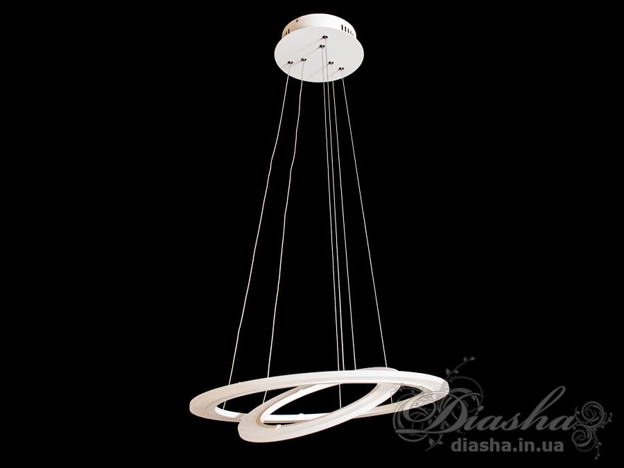 Перед Вами зовсім нове і незвичайне виконання плафонів, що обрамляють LED лампи. Така люстра запросто підійде під будь-який інтер'єр - класичний, сучасний і навіть у стилі &laquo;хай-тек&raquo;. Її головна прикраса і перевага - світлодіодне підсвічування. Воно має наступні режими: перелив - плавний перехід синій-рожевий-червоний-рожевий-синій, зміна кольорів - синій-рожевий-червоний горять за вибором від 1 до 5 секунд, а також зупинений колір. Все управління світлодіодами проводиться за допомогою однієї кнопки на пульті.
До того ж, світлодіодне підсвічування можна використовувати у якості нічного освітлення - адже світлодіоди, на відміну від всіх інших типів освітлювальних приладів, не мерехтять, мають низьке тепловиділення, завдяки чому пожежобезпечні і практично вся спожита енергія перетворюється в світло, що є конкретною економією. Ця люстра запросто створить у Вашій квартирі будь-яке освітлення - від яскравої феєрії свята до таємничої напівтемряви.
Люстра оснащена блоком живлення світлодіодних ламп, пультовим керуванням, світлодіодним підсвічуванням, порежимним включенням.