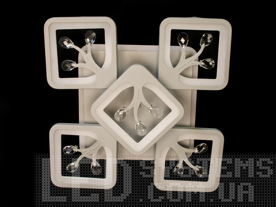 Сучасна лед люстра в кімнату з підсвічуванням з пультом, з LED підсвічуванням, з димером підходить на площу приміщення приблизно 14кв.м. Застосовується для зали, вітальні, спальні, кухні, коридору, дитячої, оскільки відсутні скляні елементи.
Світлодіодна люстра має кілька режимів: холодний 6000К, нейтральний 4100К, теплий 3200К, включення-вимикання, кольорове підсвічування, змішаний режим. Люстра має електронний димер, що дозволяє регулювати яскравість люстри від 5% до 100% за допомогою пульта, що входить до комплекту.
Кріпиться до стелі будь-якого типу універсальним кріпленням на монтажну планку.