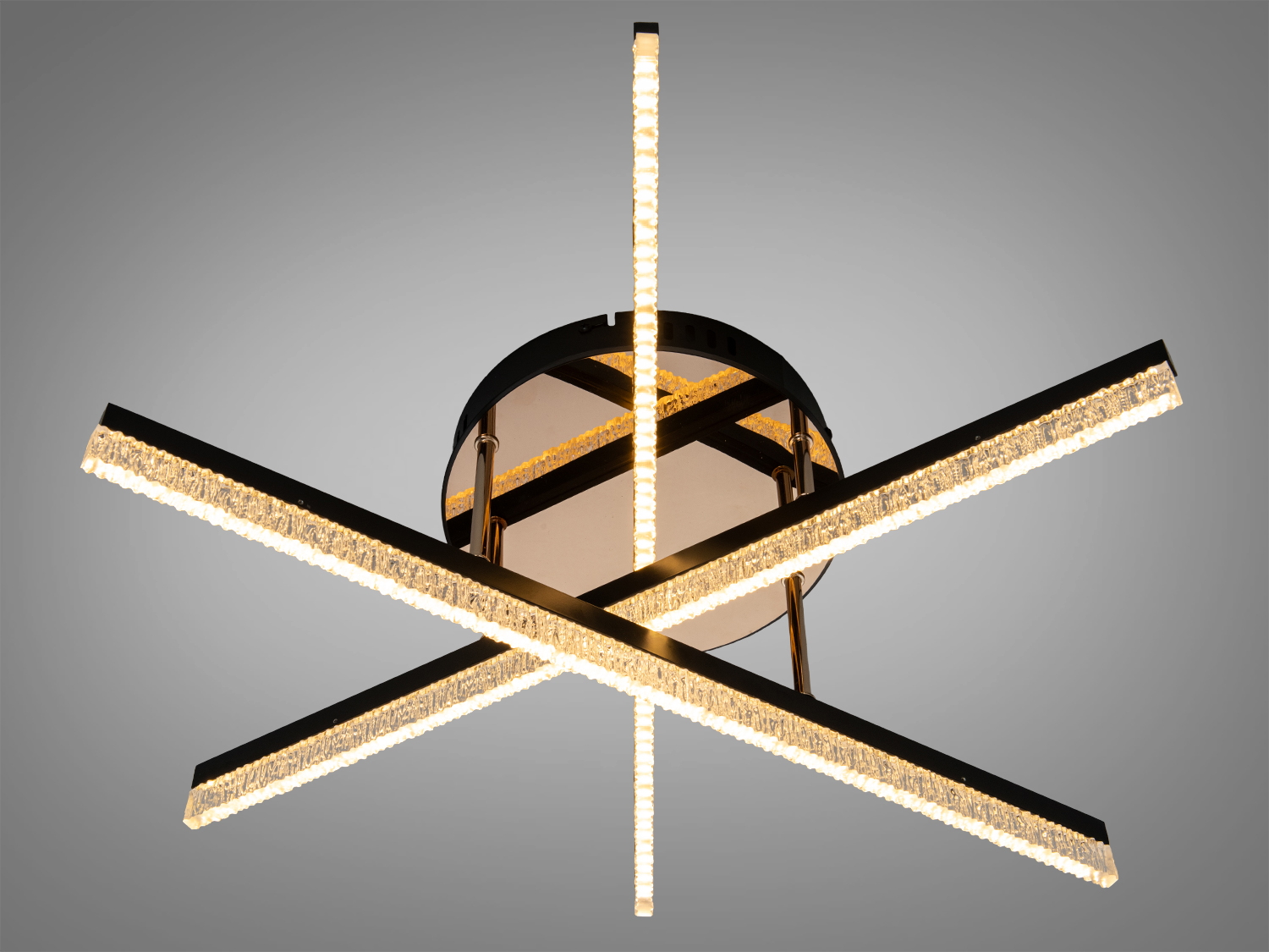 Світлодіодна стельова люстра Diasha 48Вт чорного кольору з акриловими розсіювачами для кімнат до 8 м². Керування через настінний вимикач.