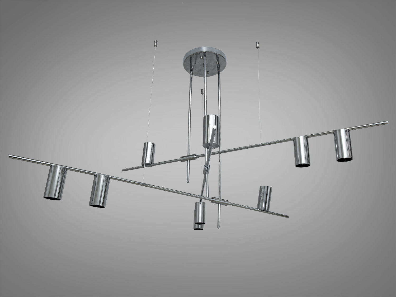 Сучасна люстра в стилі Loft застосовується в будинках, квартирах, квартирах-студіях, сучасних офісах, арт-просторах, коворкінгах, лофт-інтер'єрах, кафе, ресторанах, в сучасних громадських харчуваннях, а також для галерей, художніх ательє. Ця люстра стане ефектним акцентом у різних приміщеннях, де цінують сучасність, креативність та вишуканий дизайн.
Люстра розрахована на 9 ламп стандарту MR16 з цоколем GU10, що дозволяє створити інтенсивне та ефективне освітлення. Її можна легко адаптувати до створення різноманітних атмосфер у приміщенні з допомогою вибору типу ламп. Кріпиться до стелі будь-якого типу універсальним кріпленням на монтажну планку.
Лампи до комплекту не входять.