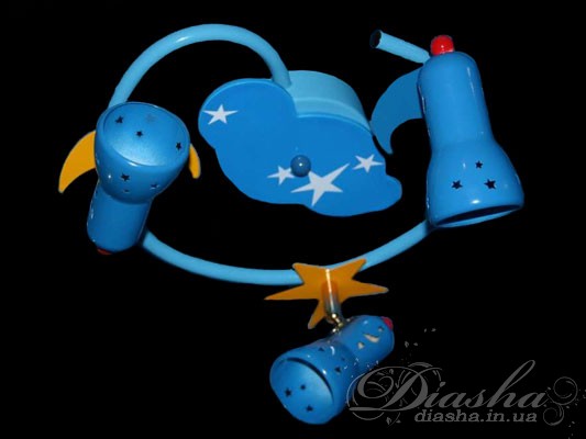 Скільки радості доставляє дитині кожна нова іграшка. А тепер у нас з'явилися і дитячі люстри, здатні порадувати і здивувати Вашого малюка. До чого захоплююче буде обставляти його кімнату. Те, що малюкові сподобається подібна люстра - не викликає жодних сумнівів. А зараз буде інформація для батьків. У цю 3-х ріжкову люстру підійде будь-який тип ламп. Це можуть бути і недорогі, знайомі з дитинства лампи розжарювання, і економки, і сучасні супер-економні світлодіодні на патрон Е14. 
Якщо у Вашій квартирі низькі стелі - не впадайте у відчай. Дизайн цієї дитячої люстри придатний для приміщень будь-якої висоти. Так що вибір залишається тільки за Вами.