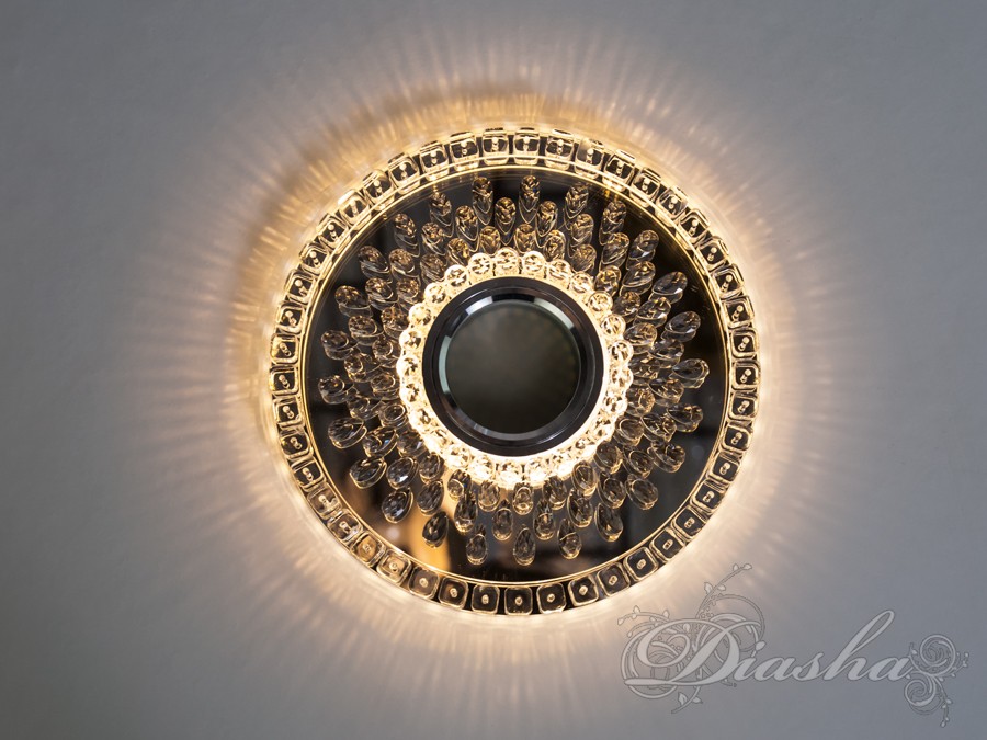 &nbsp;&nbsp;&nbsp;Точкові світильники прості та легкі в установці, тому їх монтування не займе багато часу та праці. Вони запросто можуть змінити простір приміщення. Якщо точкові світильники встановити по периметру стелі, то він буде здаватися вище, а сама кімната - набагато більше. Прийміть це як керівництво до дії. І тоді ці кришталеві точкові світильники будуть здатні забезпечити Вам комфорт саме на тому рівні, якого Ви так довго чекали. Для оптових покупців відпускається лише ящиками по 50 шт. &nbsp;&nbsp;&nbsp;Лампа і трансформатор в комплект не входять.