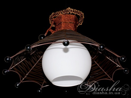 Идеальный вариант для освещения обеденного стола или рабочей поверхности кухни. Регулируемый подвес позволит использовать данную модель на любой кухне.