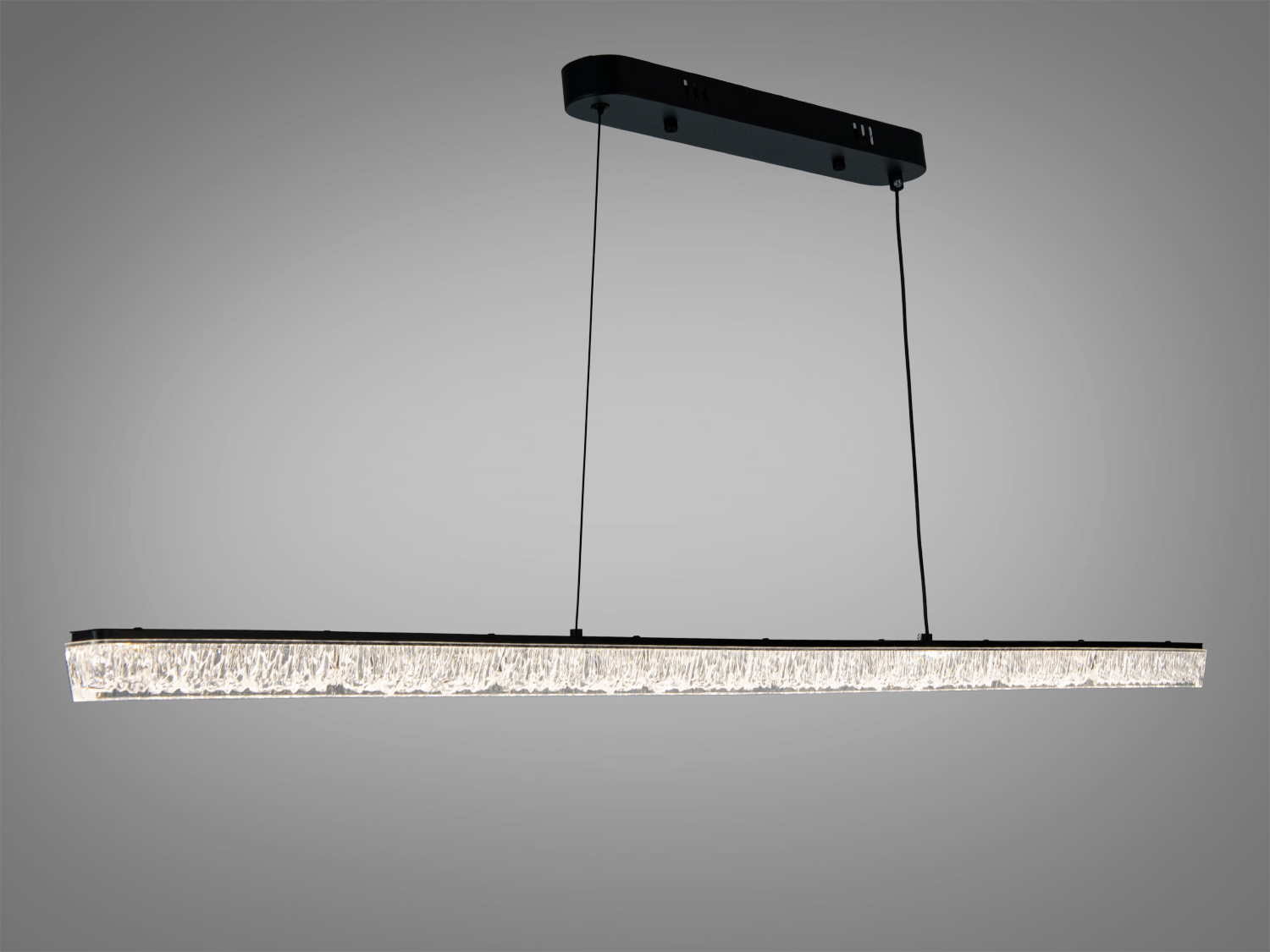 Лінійний світлодіодний підвіс 31 Вт у чорному кольорі з акриловим дифузором кришталевого ефекту для сучасних інтер′єрів та рівномірного освітлення.
